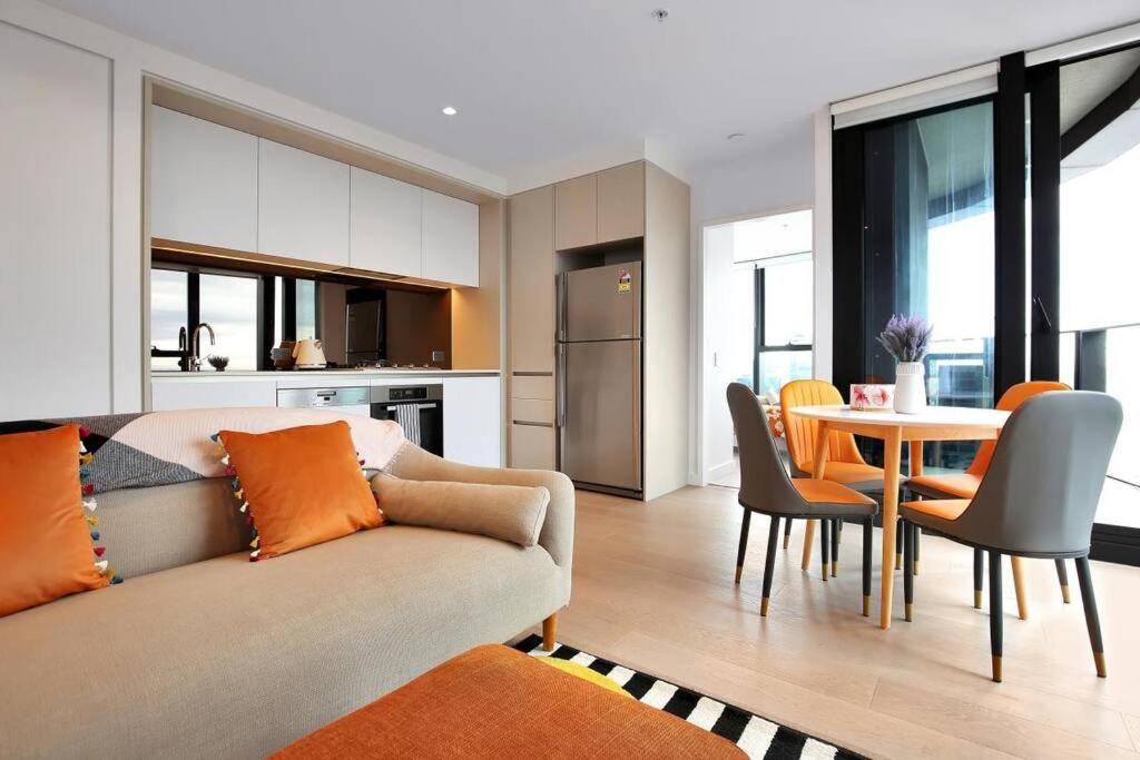 Great location 2B1B free parking
