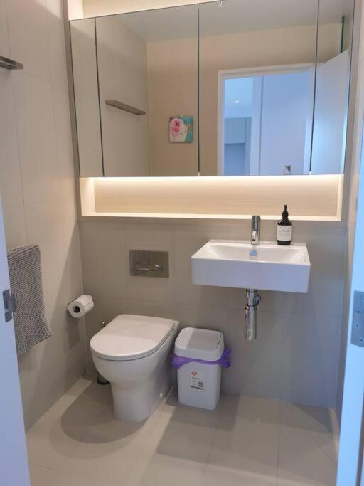 Great location 2B1B free parking