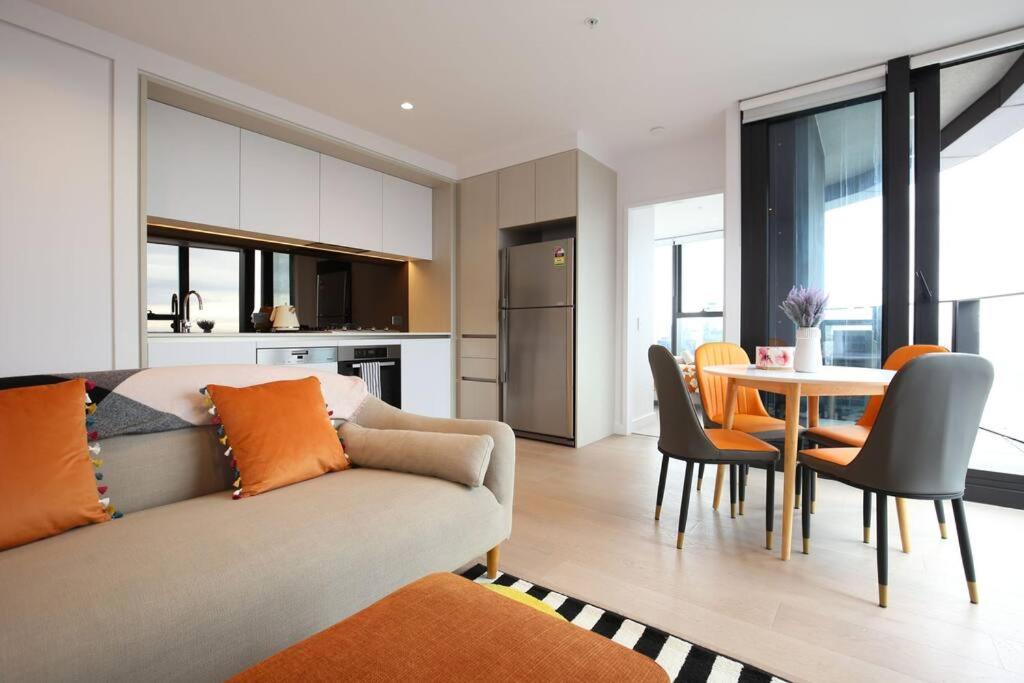Great location 2B1B free parking