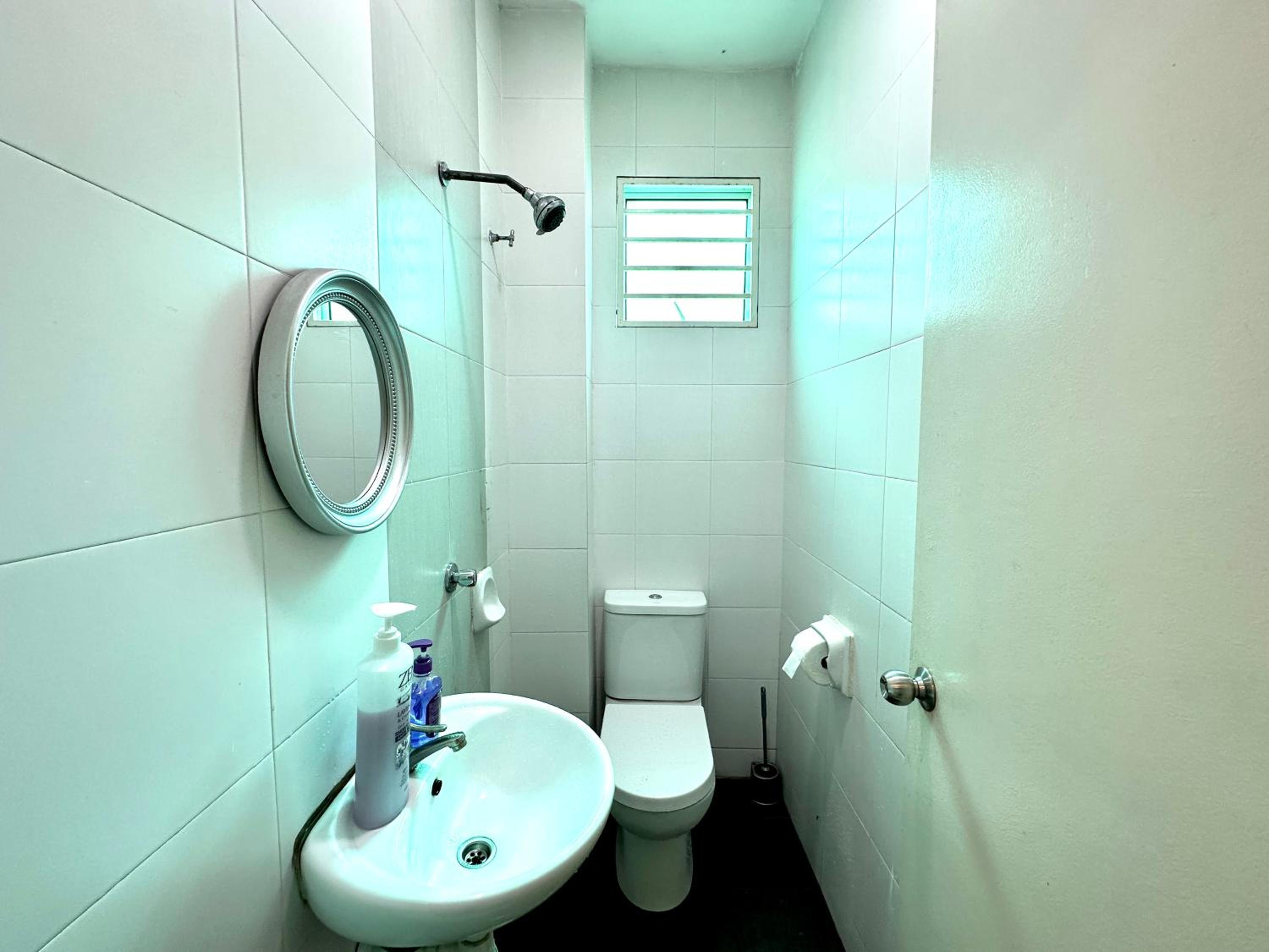 BNB Casa Grande at Rawang - spacious, 15 pax and WiFi