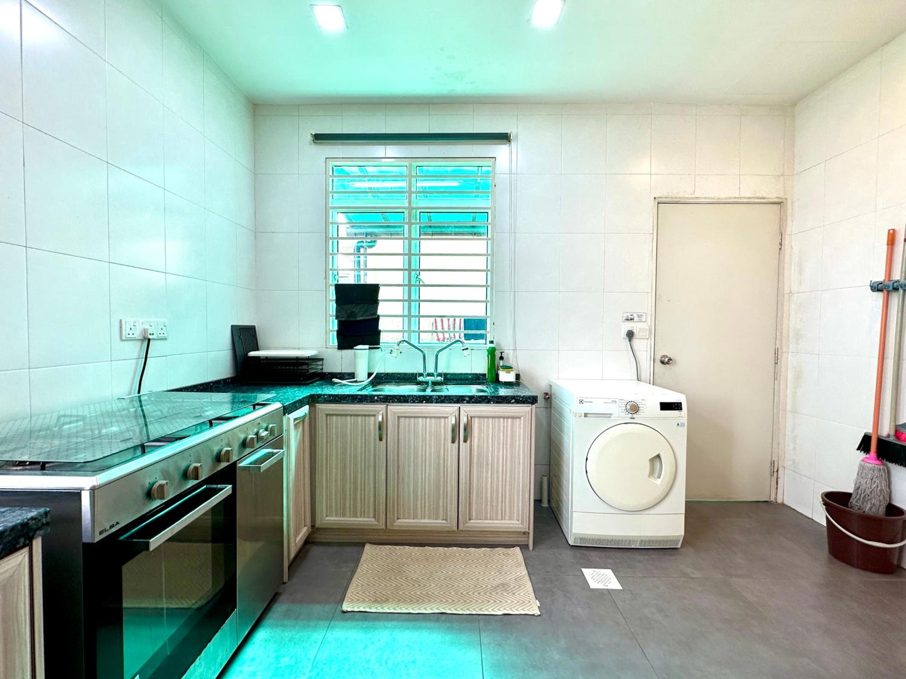 BNB Casa Grande at Rawang - spacious, 15 pax and WiFi, photo 32