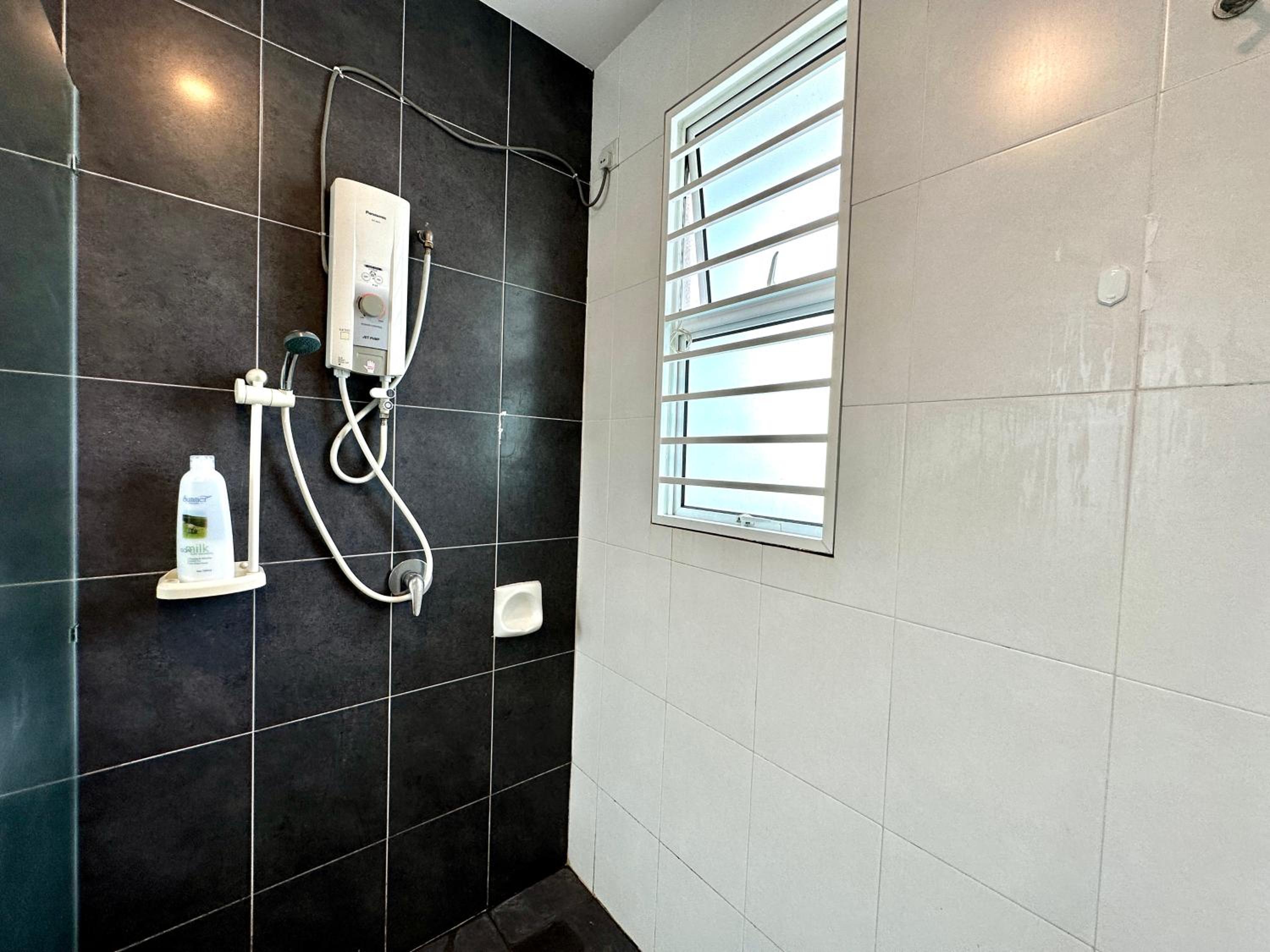 BNB Casa Grande at Rawang - spacious, 15 pax and WiFi, photo 34
