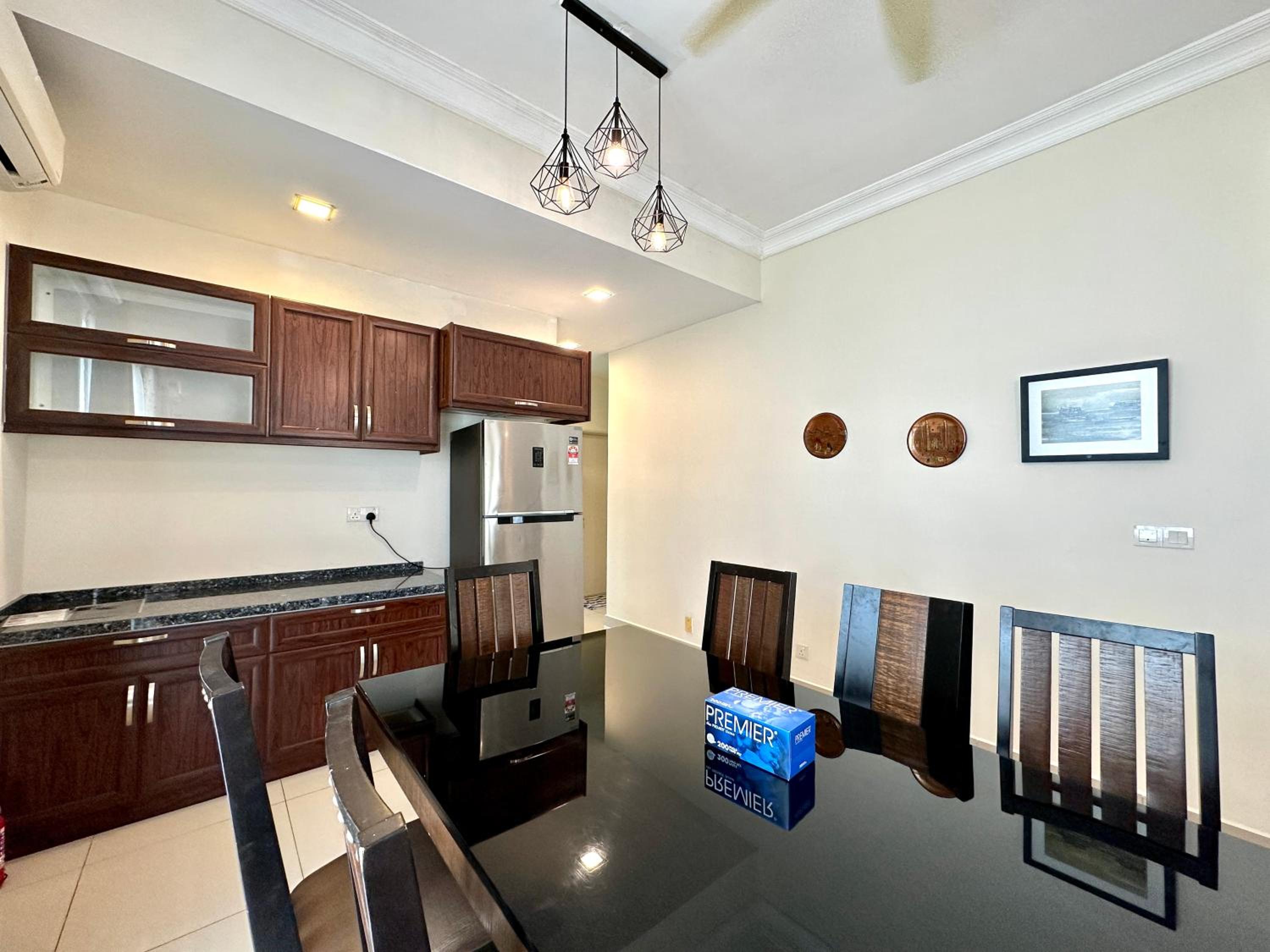 BNB Casa Grande at Rawang - spacious, 15 pax and WiFi