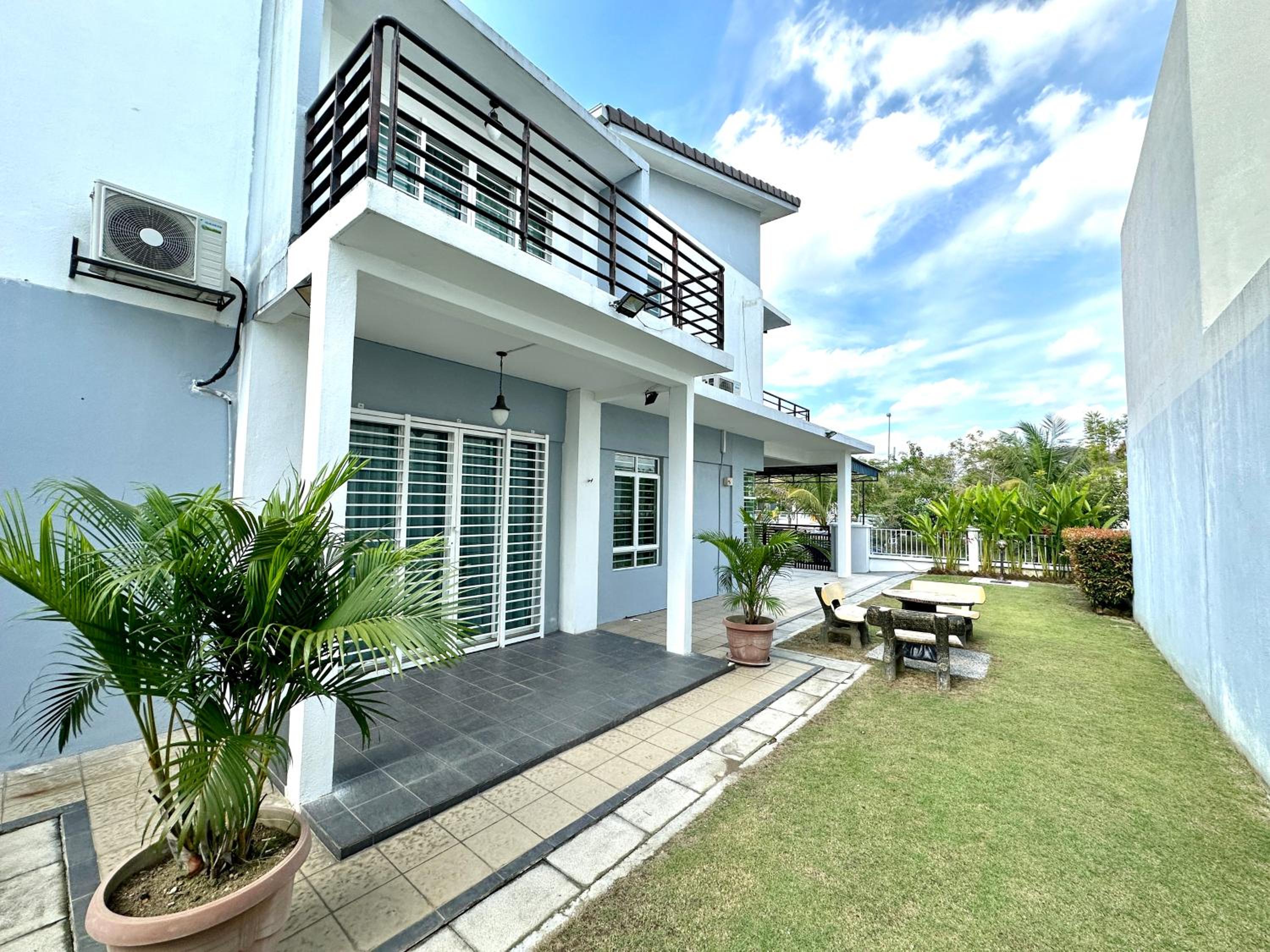 BNB Casa Grande at Rawang - spacious, 15 pax and WiFi, photo 11