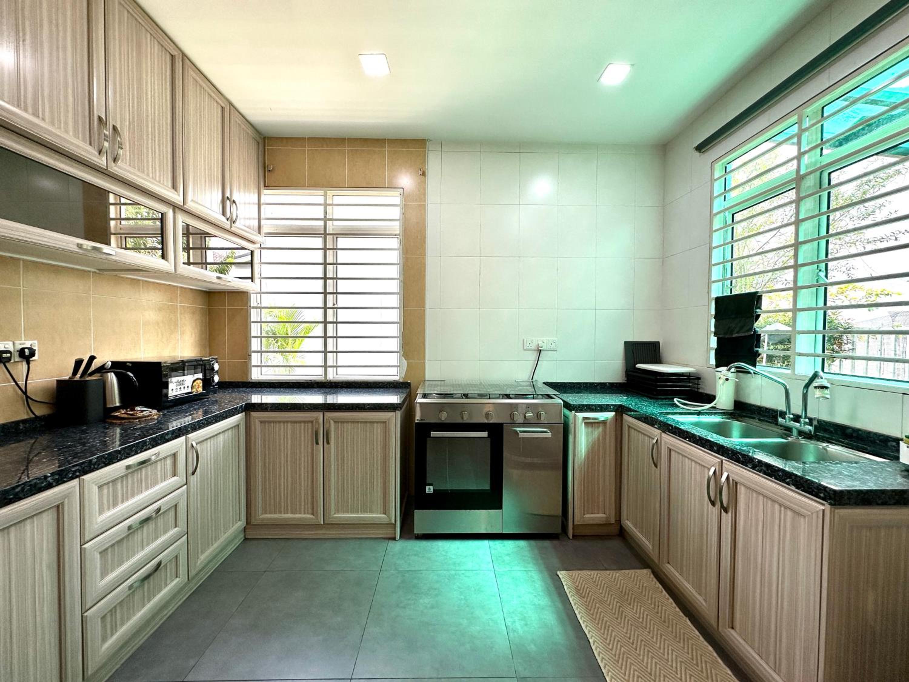 BNB Casa Grande at Rawang - spacious, 15 pax and WiFi, photo 20