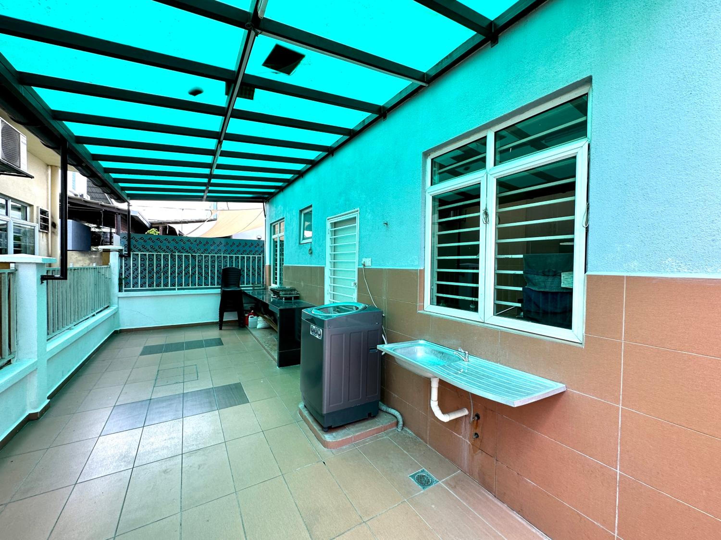 BNB Casa Grande at Rawang - spacious, 15 pax and WiFi, photo 14