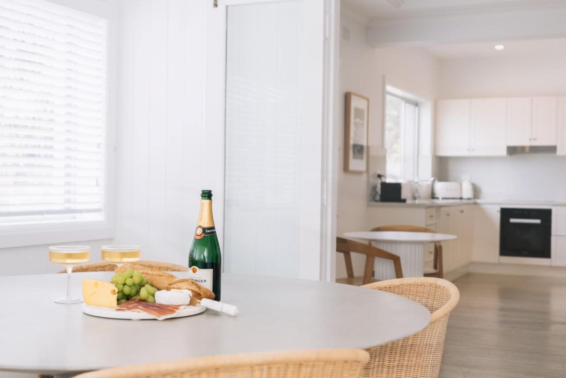 Bella BAY Four Bedroom Home - Prime Location - Holiday Yamba