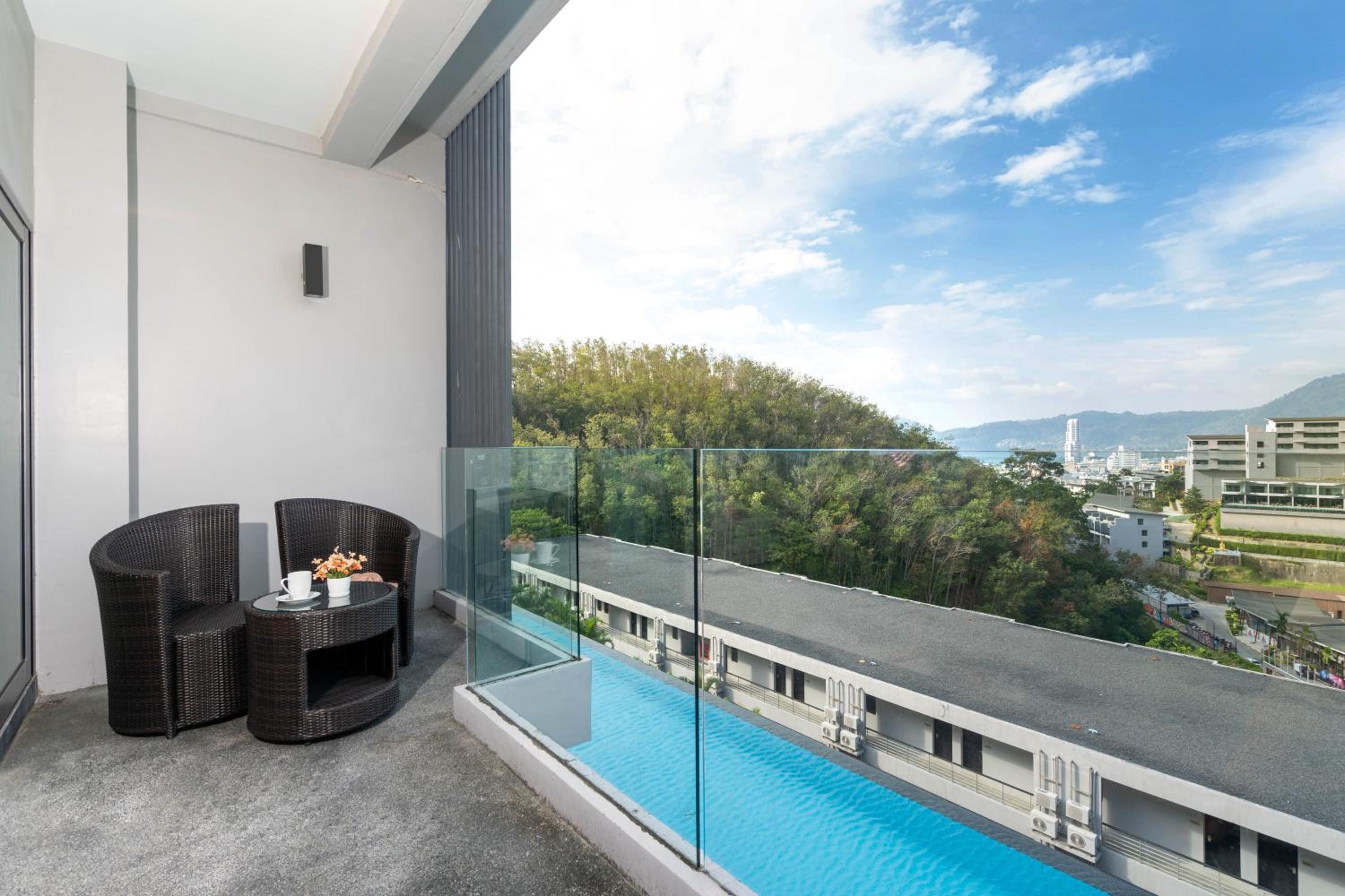 Patong Bay Hill Resort 43