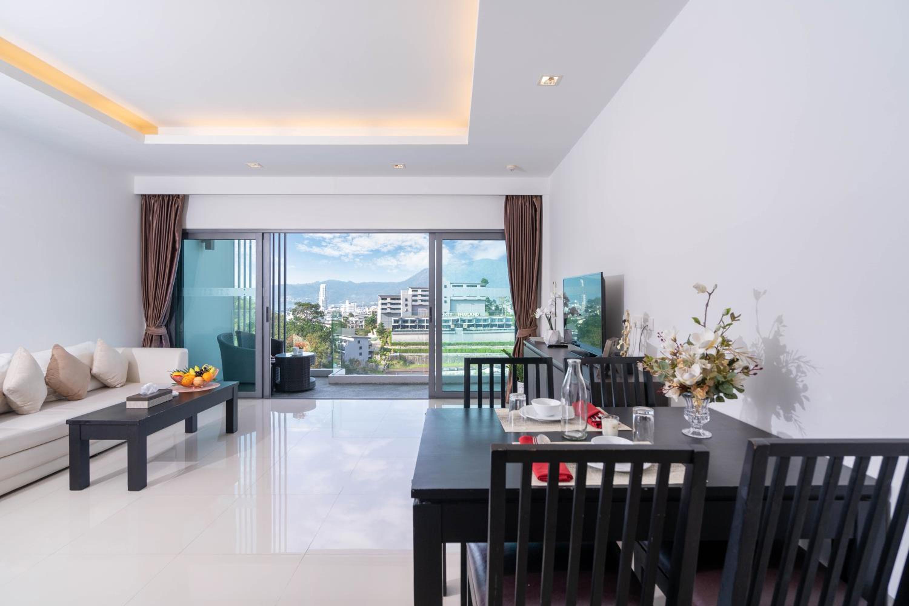 Patong Bay Hill Resort 44