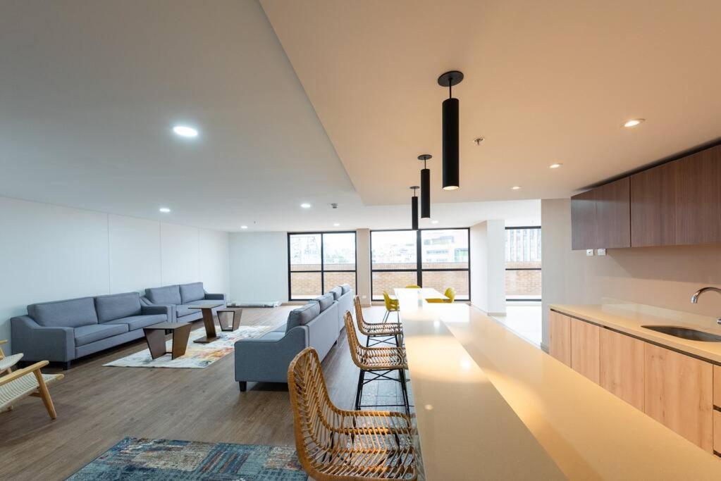 Lindo apartamento cerca a la zona T