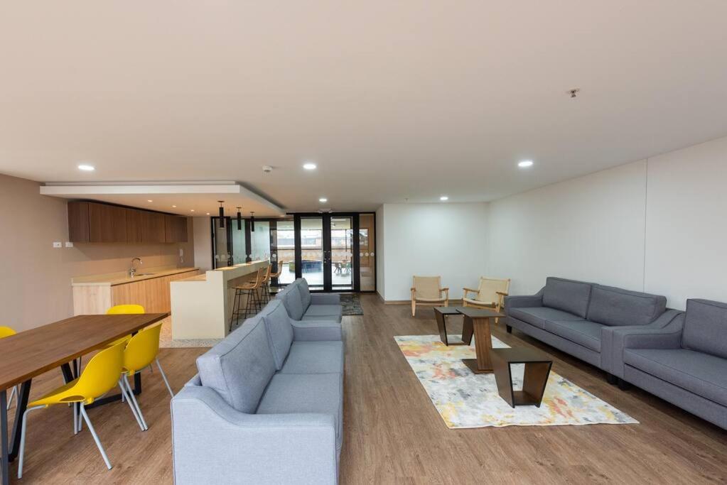 Lindo apartamento cerca a la zona T