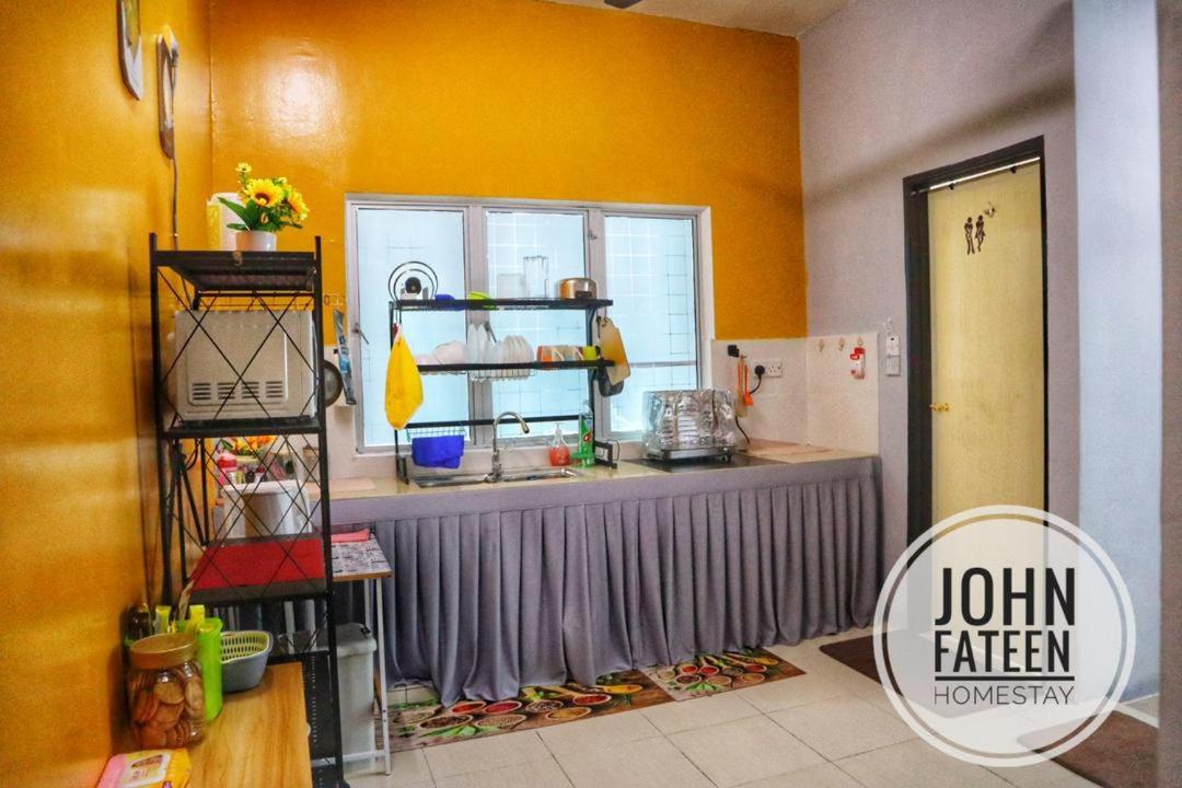 lumut manjung homestay john faten photo 2