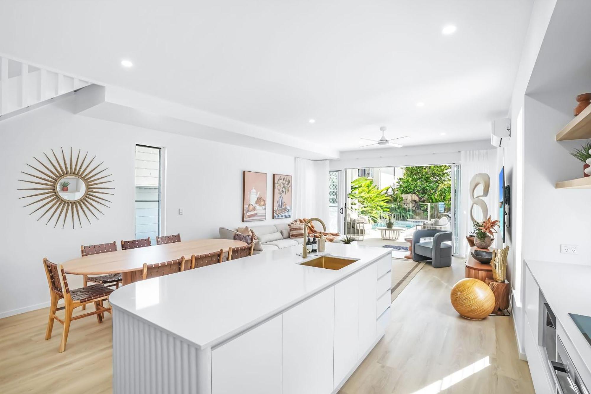The Santana Collection TWO - Luxury Accomodation in the heart of Palm Cove
