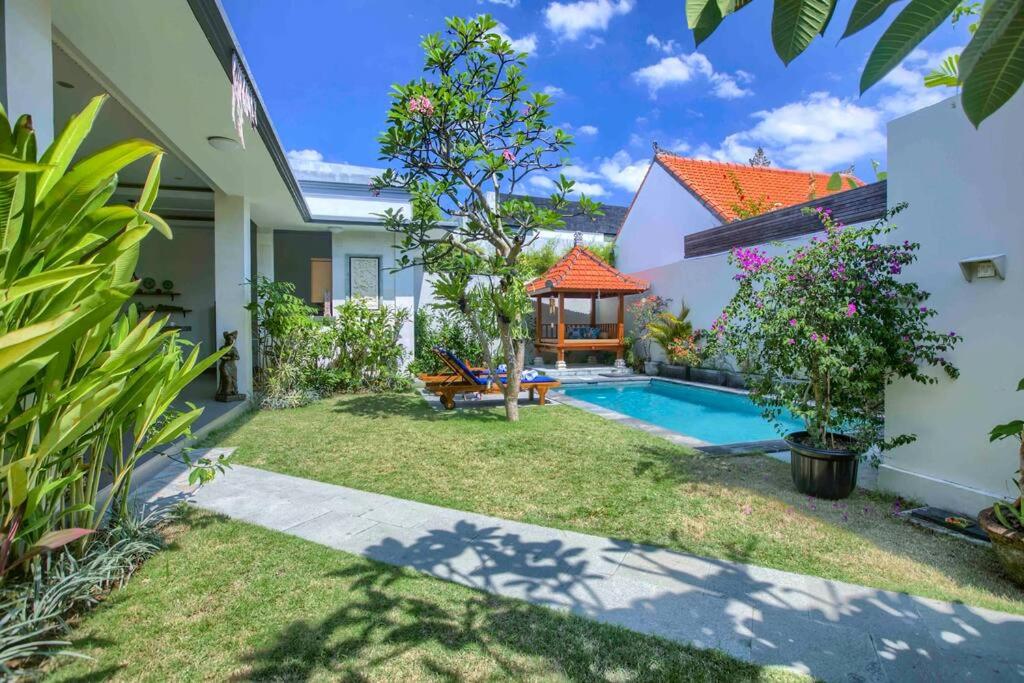 Villa Bendida Private Gateway Central Seminyak view 2