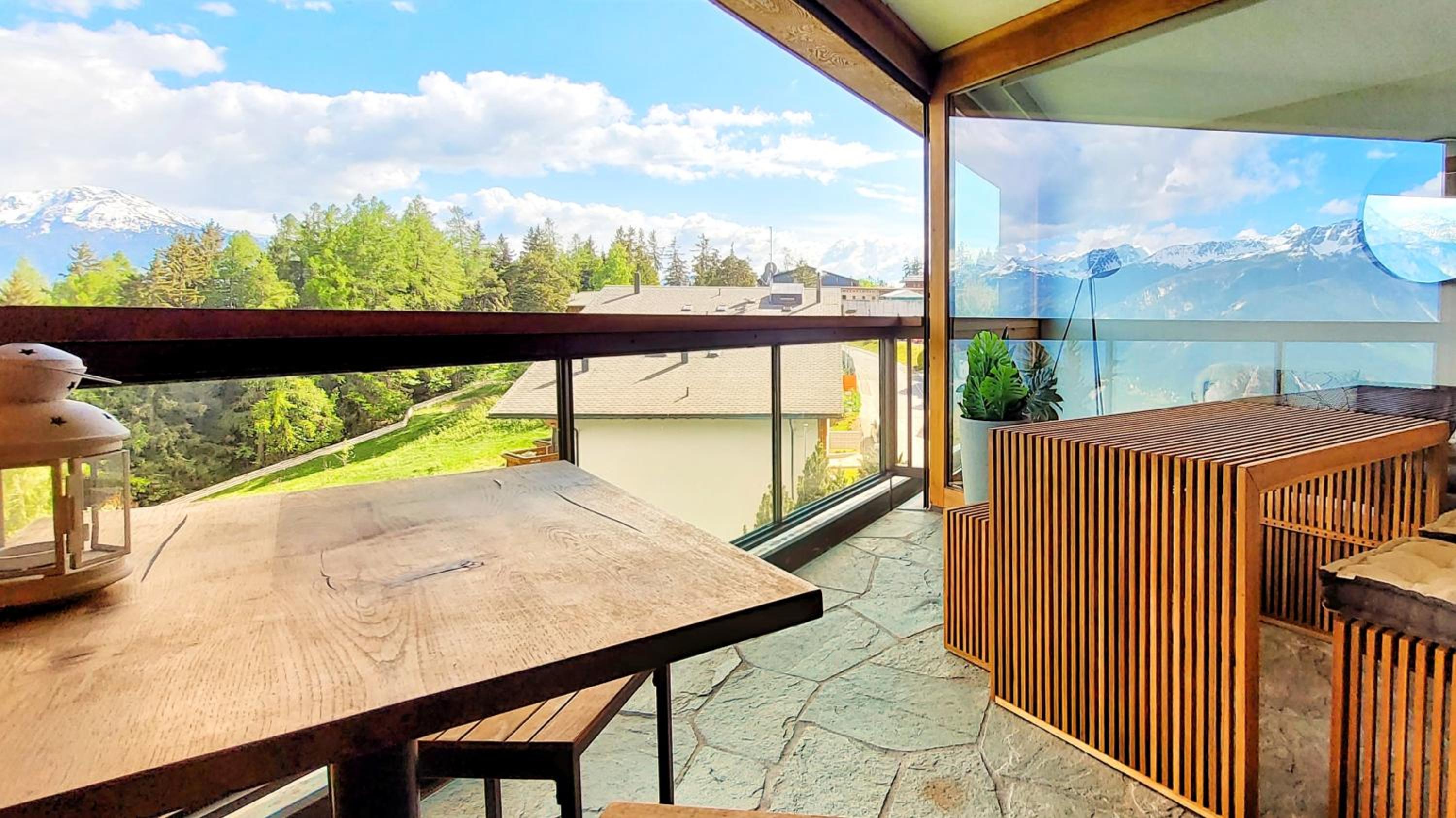 L'AvantGardiste, Spacious 6 bedrooms duplex, panoramic view