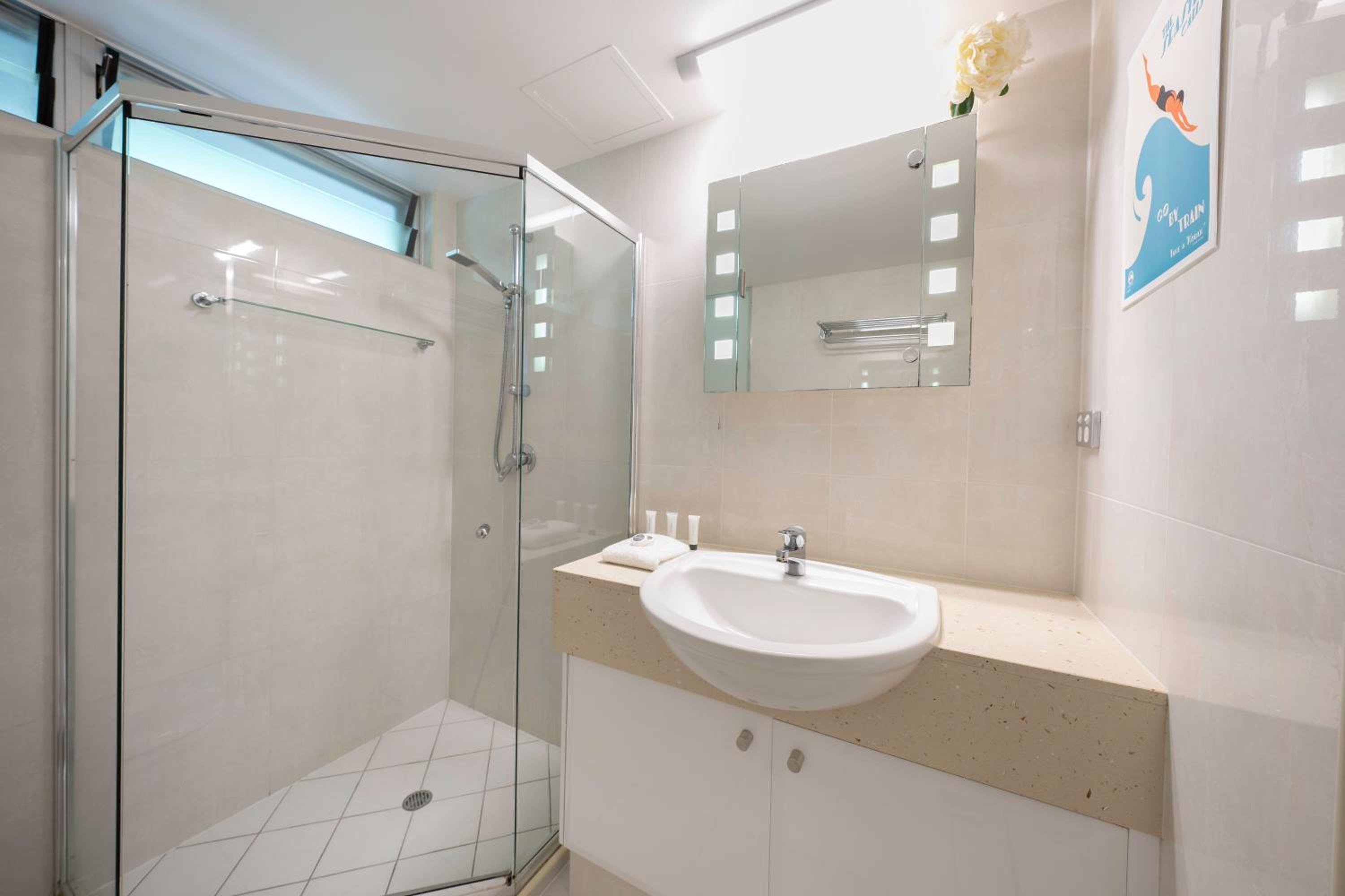 Poinciana Lodge - 2 bedroom - on Hamilton Island by HIHA