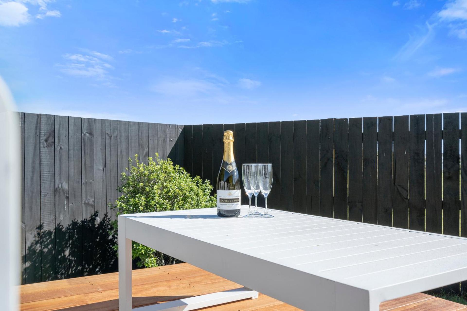 Sunset Cottage - Waikanae Beach Holiday Home view 2
