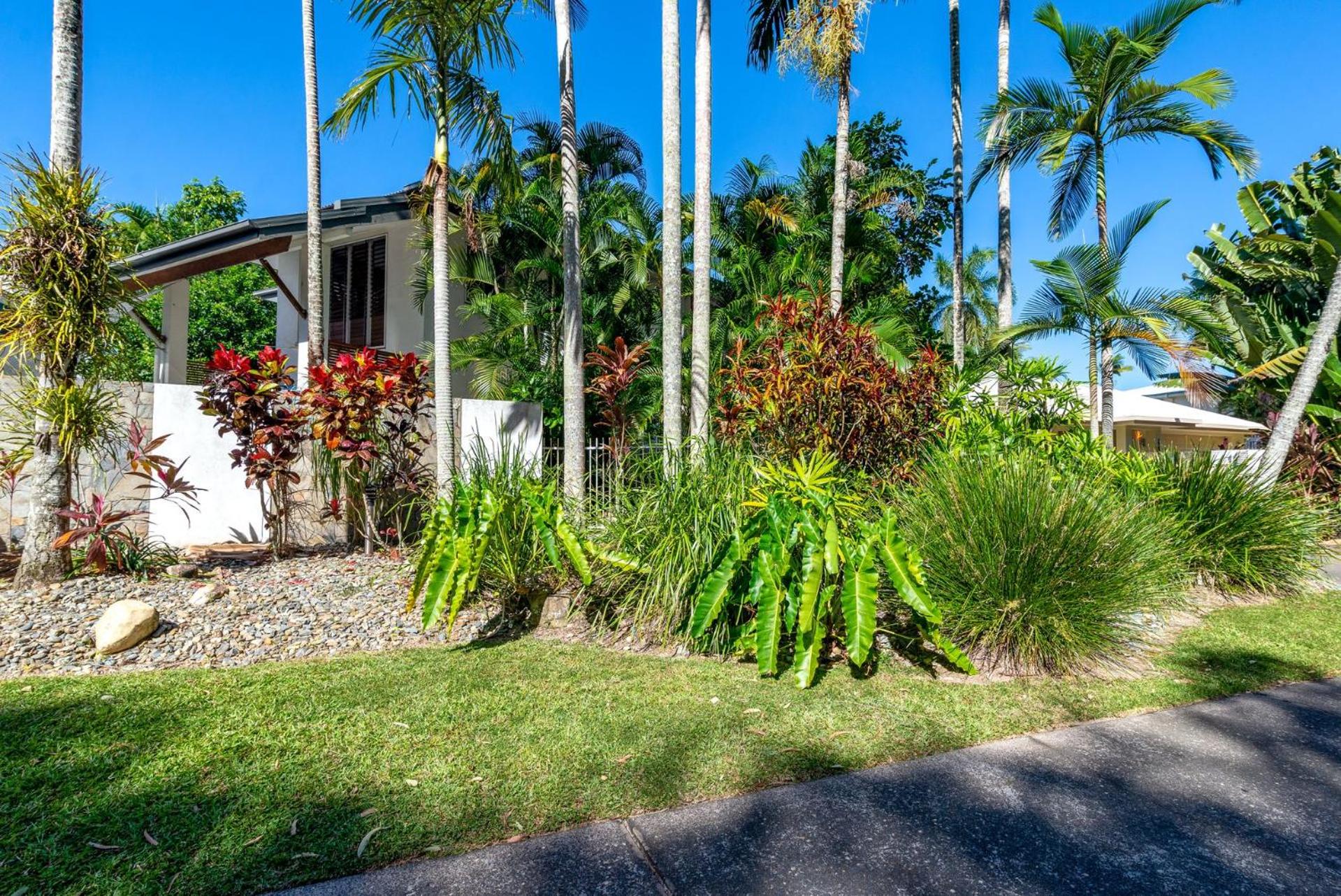 2 Barefoot Villas