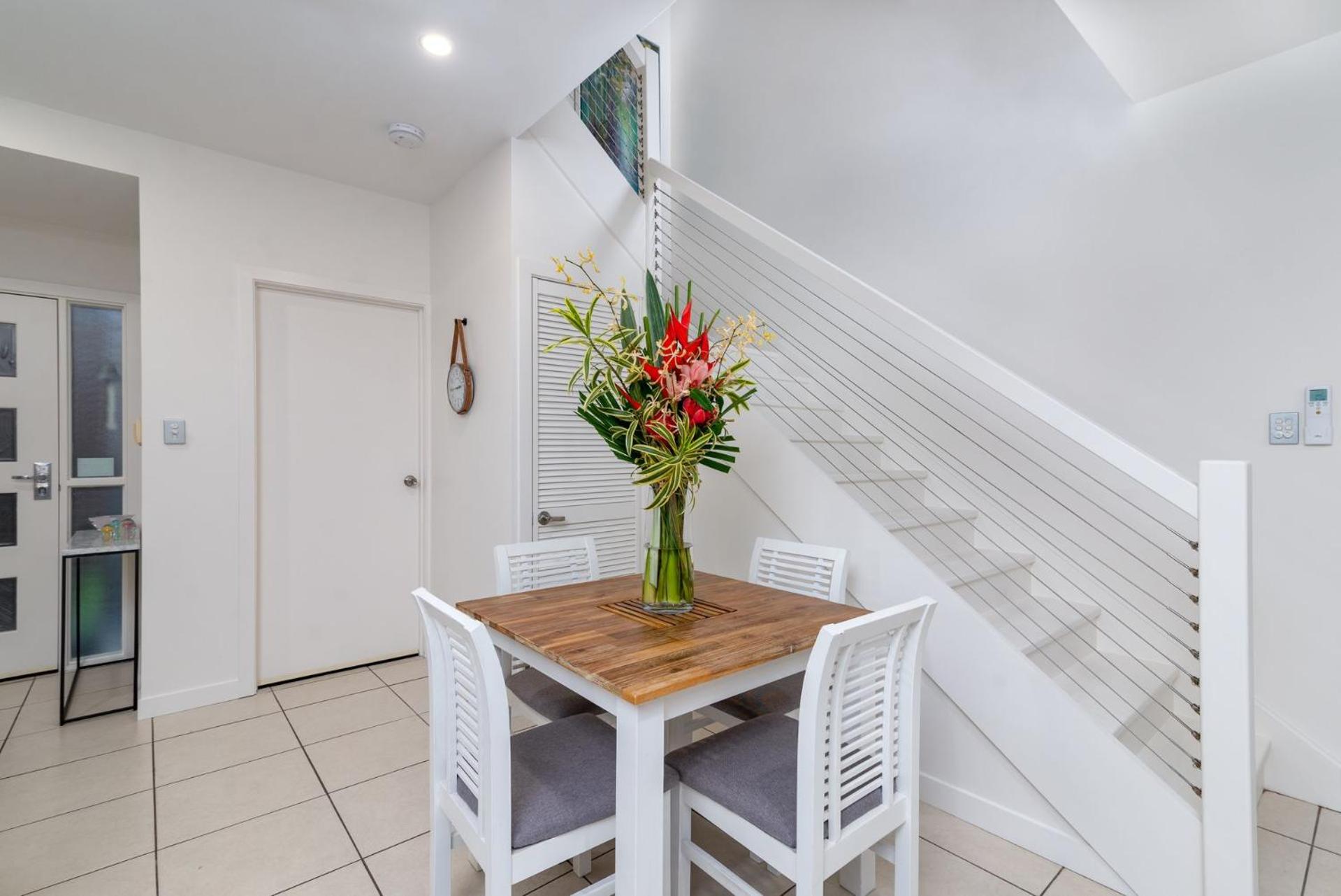 2 Barefoot Villas