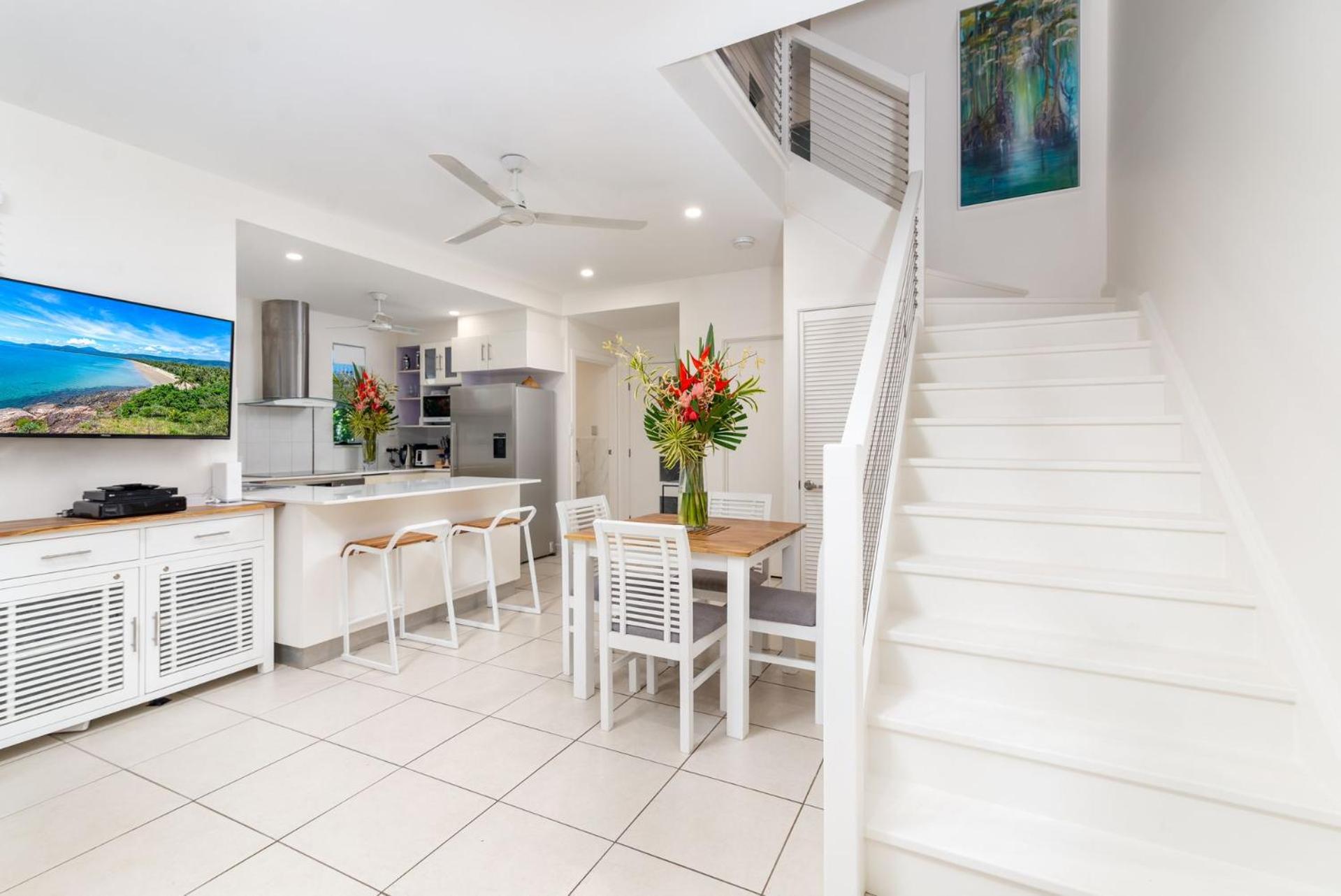 2 Barefoot Villas