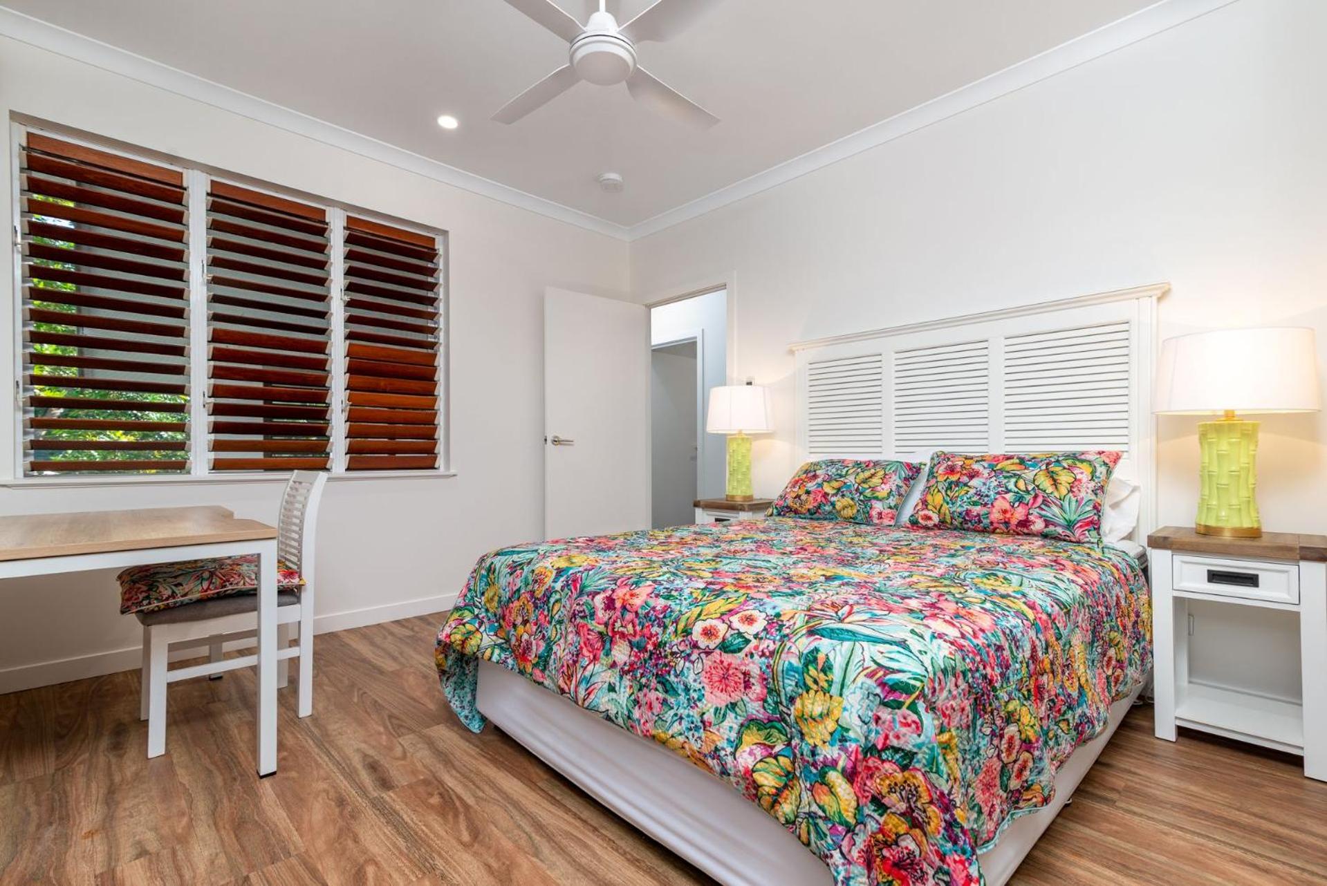 2 Barefoot Villas