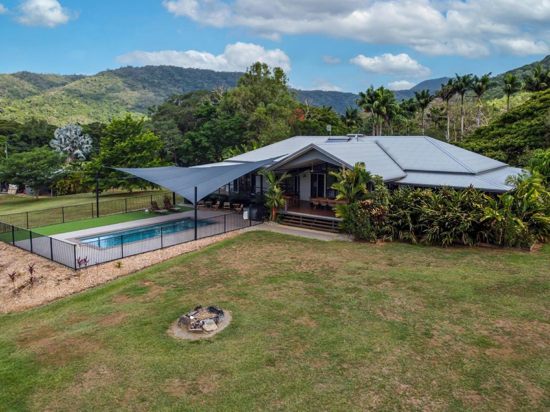 Port Douglas Valley Magic