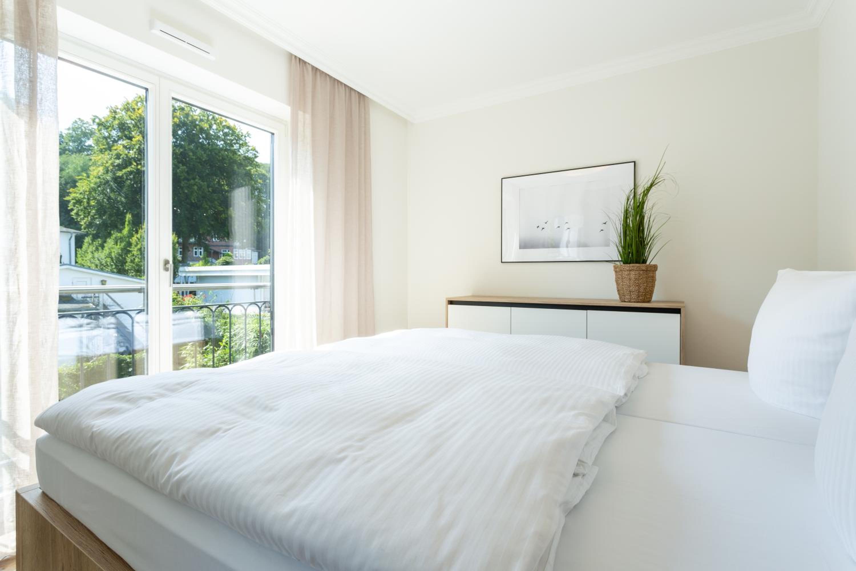 Villa Chloe Binz Appartements exklusiv in Top Lage mit Strandkorb am Strand