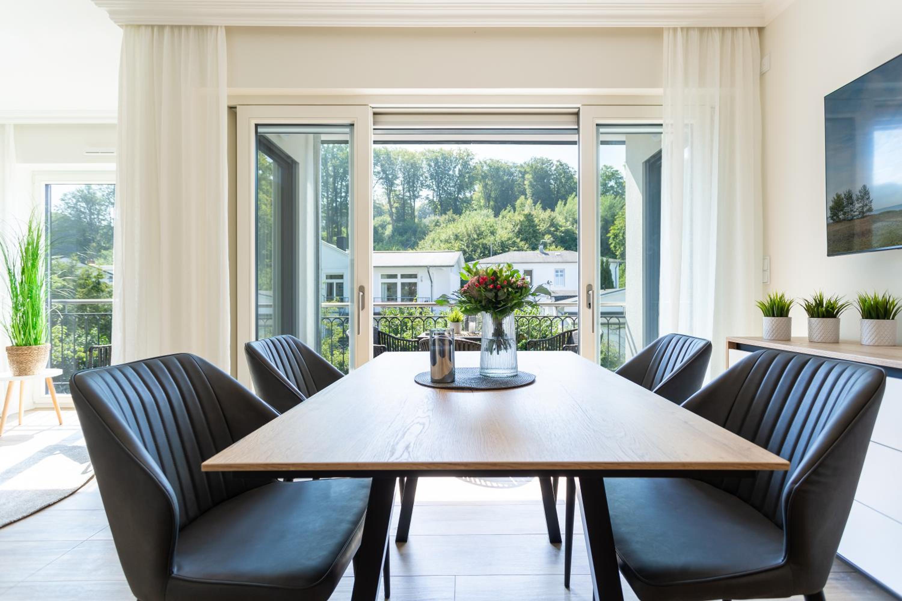 Villa Chloe Binz Appartements exklusiv in Top Lage mit Strandkorb am Strand