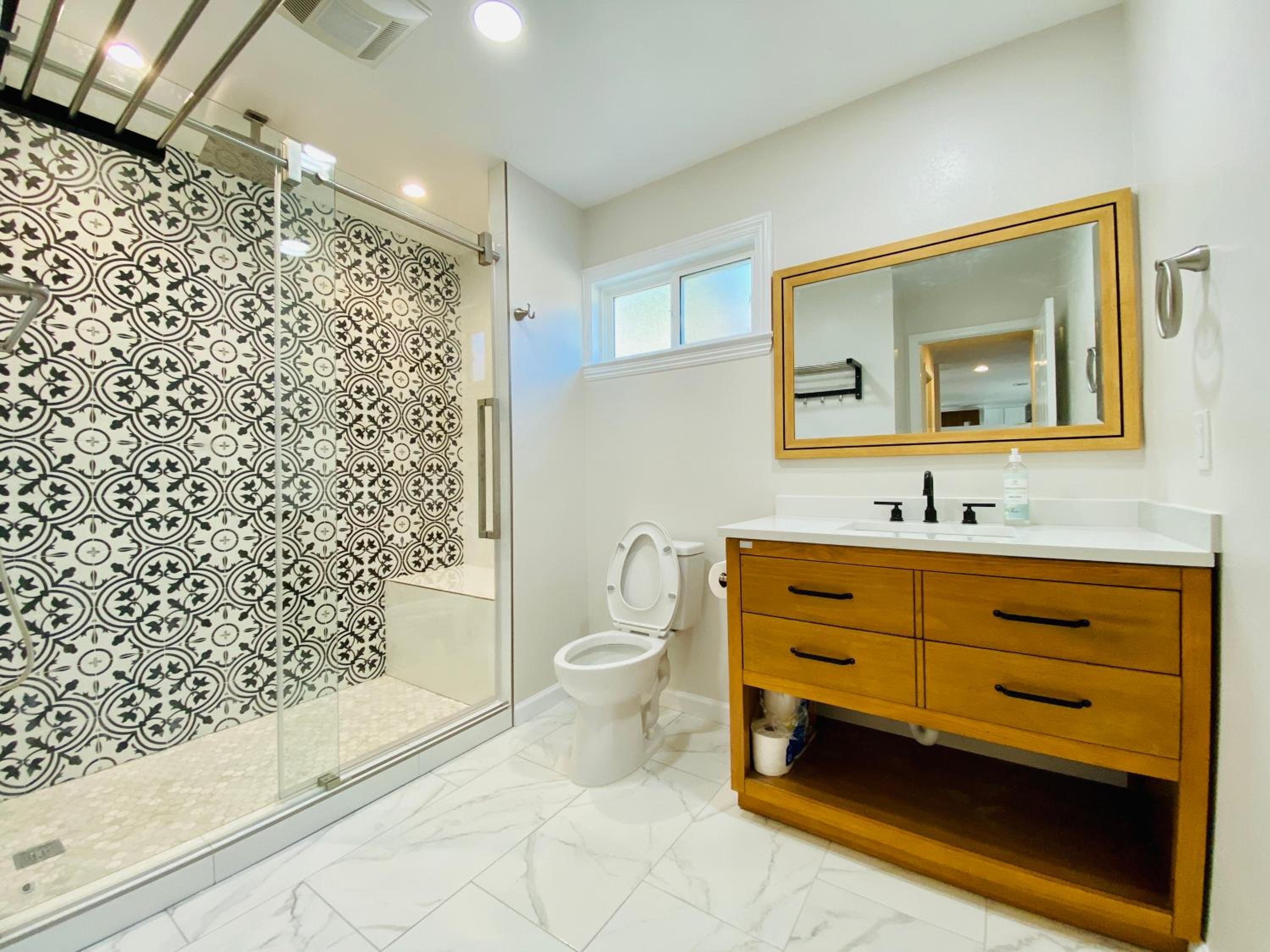 San Jose Vacations - Spacious 3B2B Home Prime Location - Property Image 1