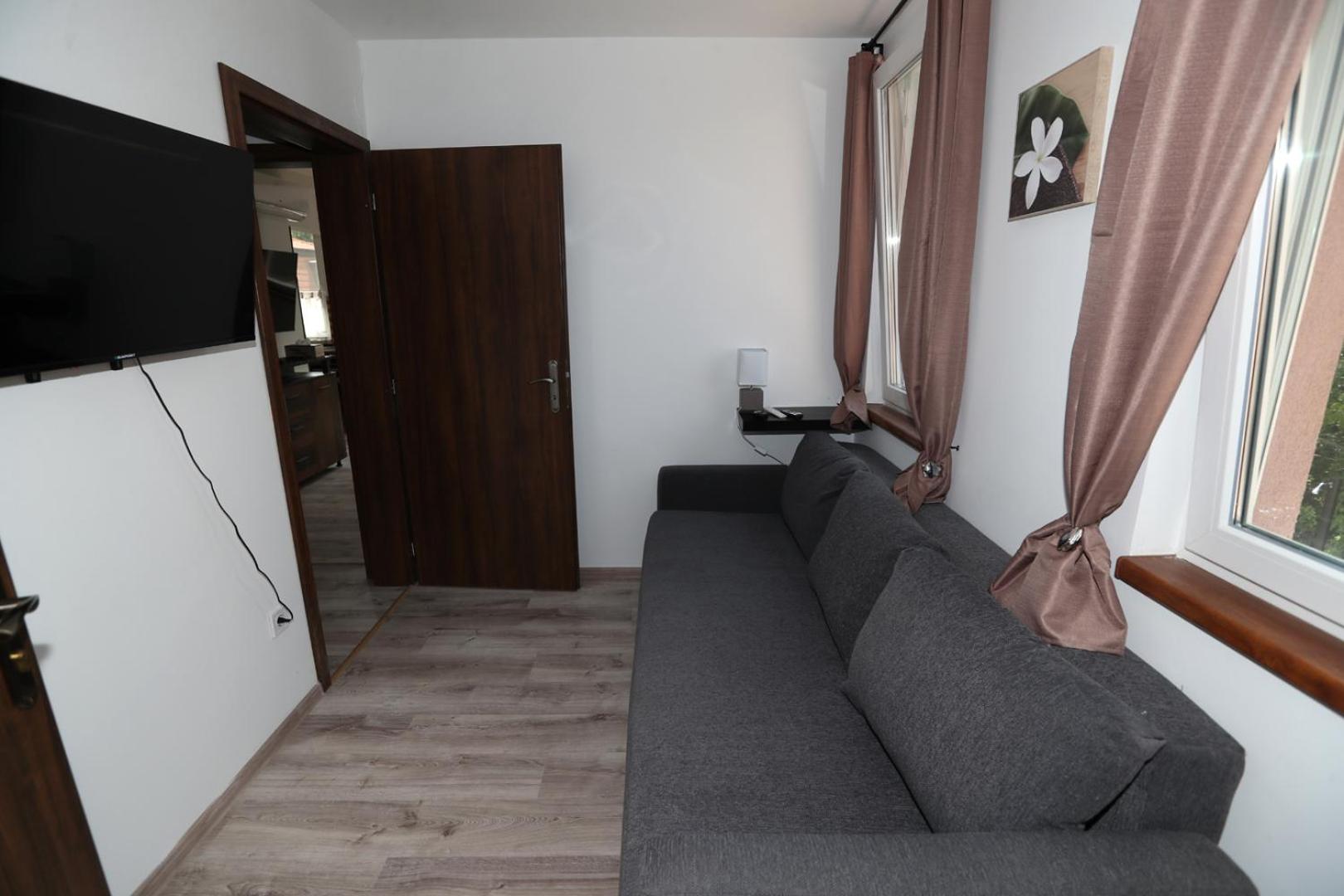 Four Flowers Apartman
