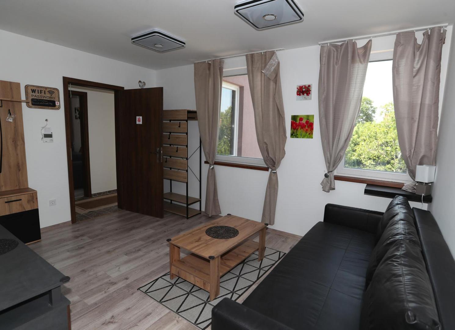 Four Flowers Apartman