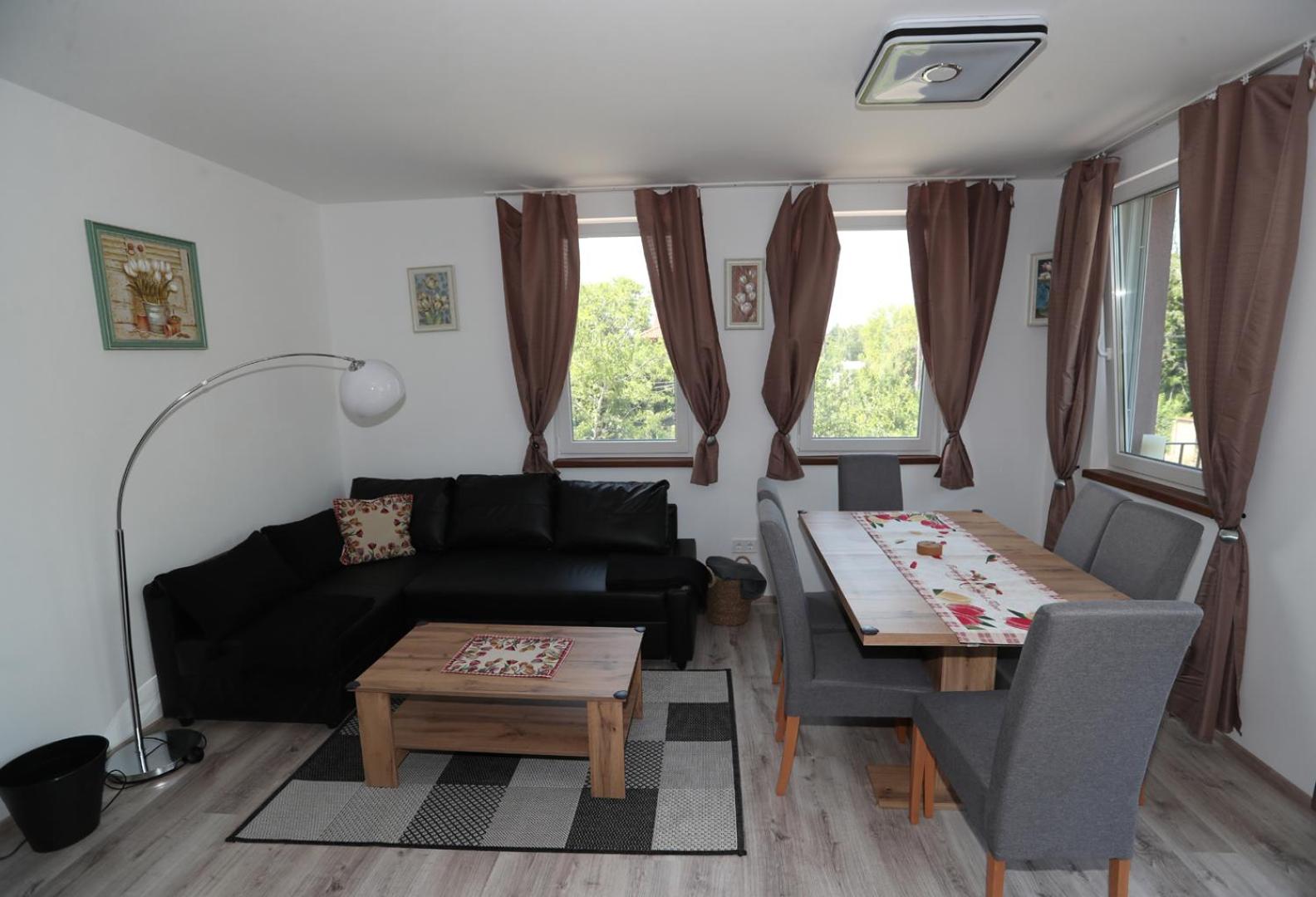 Four Flowers Apartman