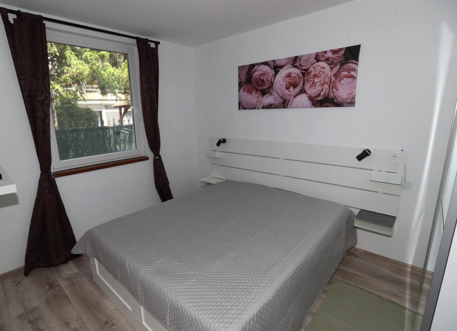 Four Flowers Apartman