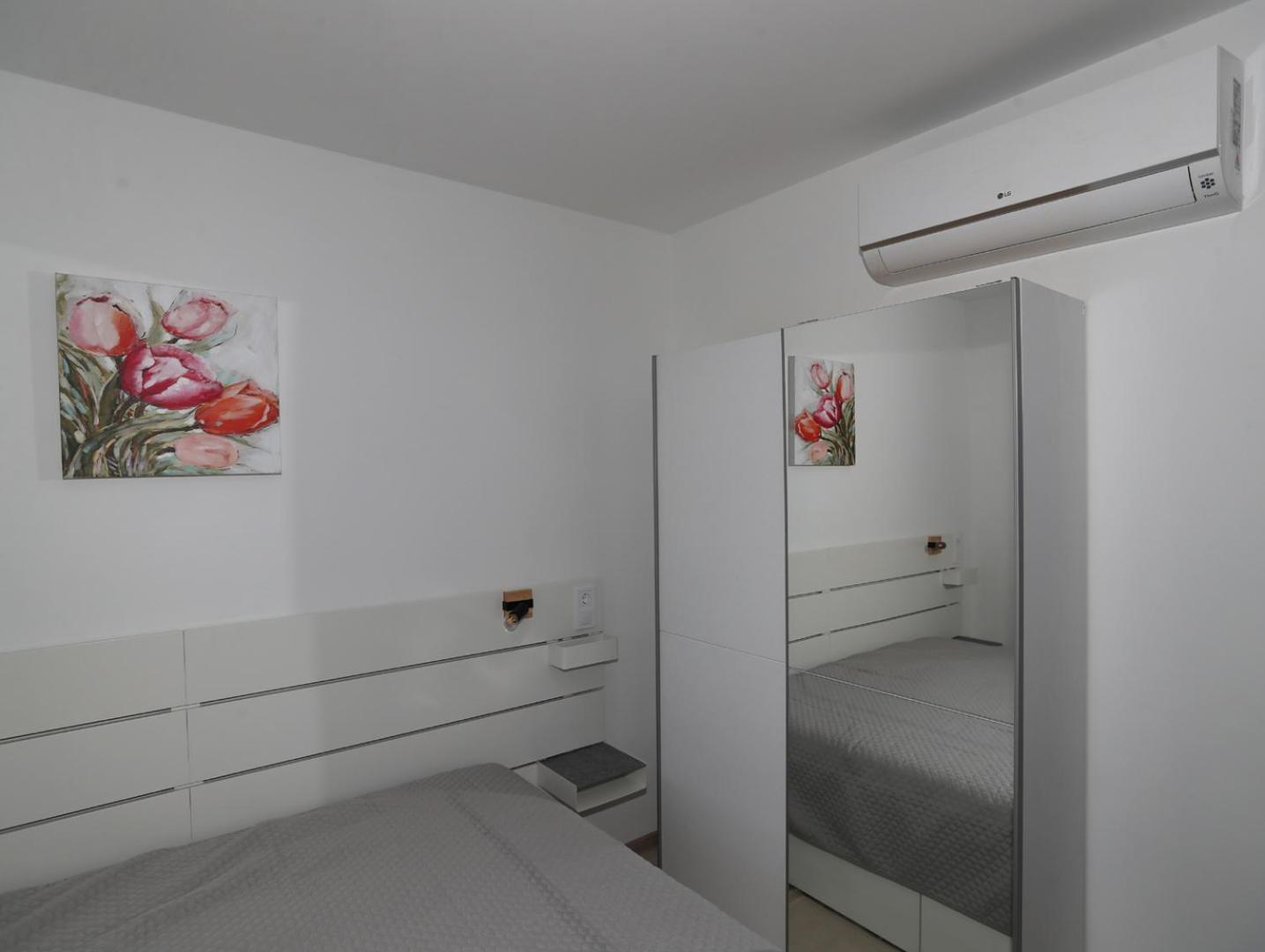 Four Flowers Apartman