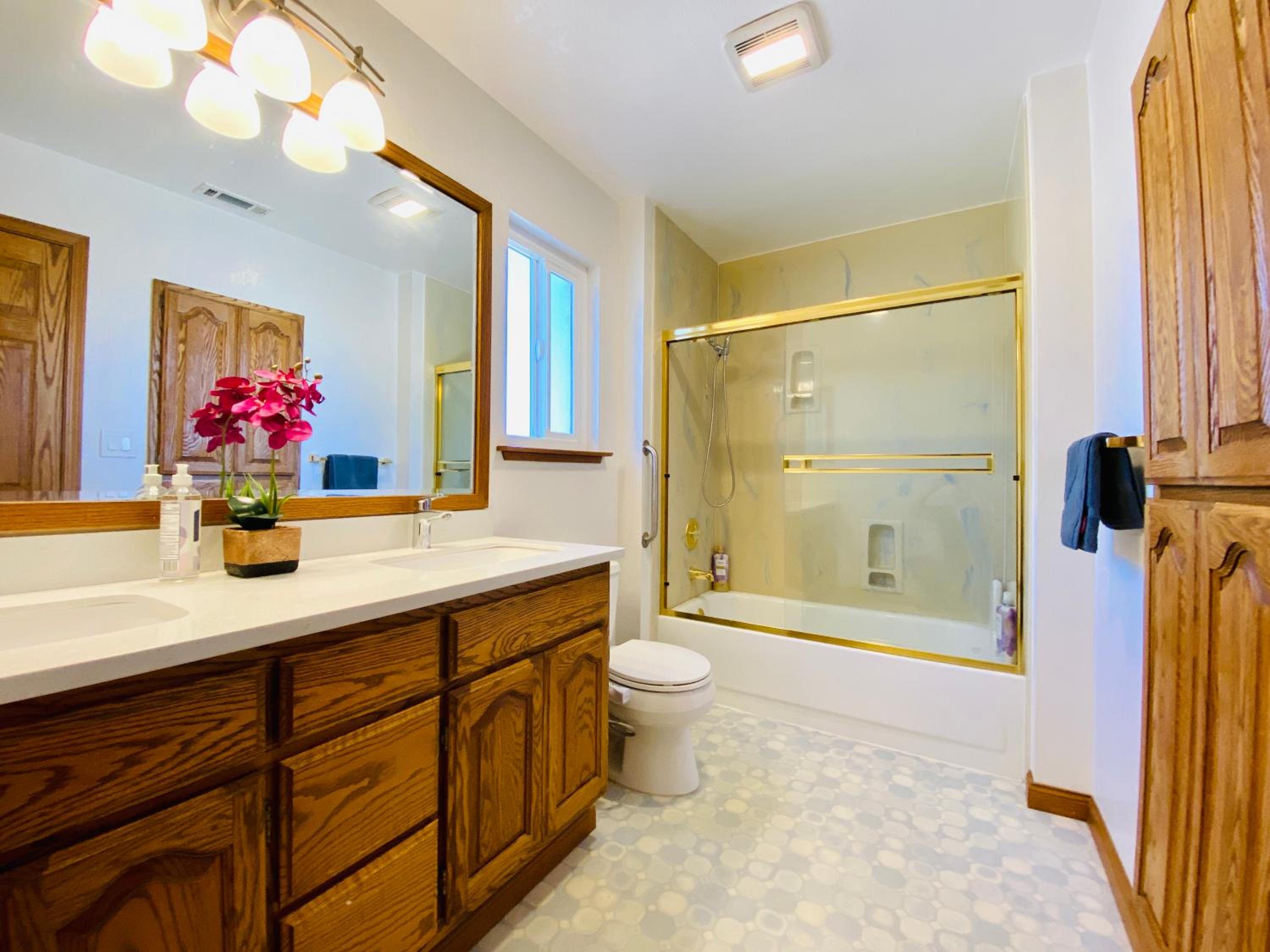 San Jose Vacations - Spacious 3B2B Home Prime Location - Property Image 5