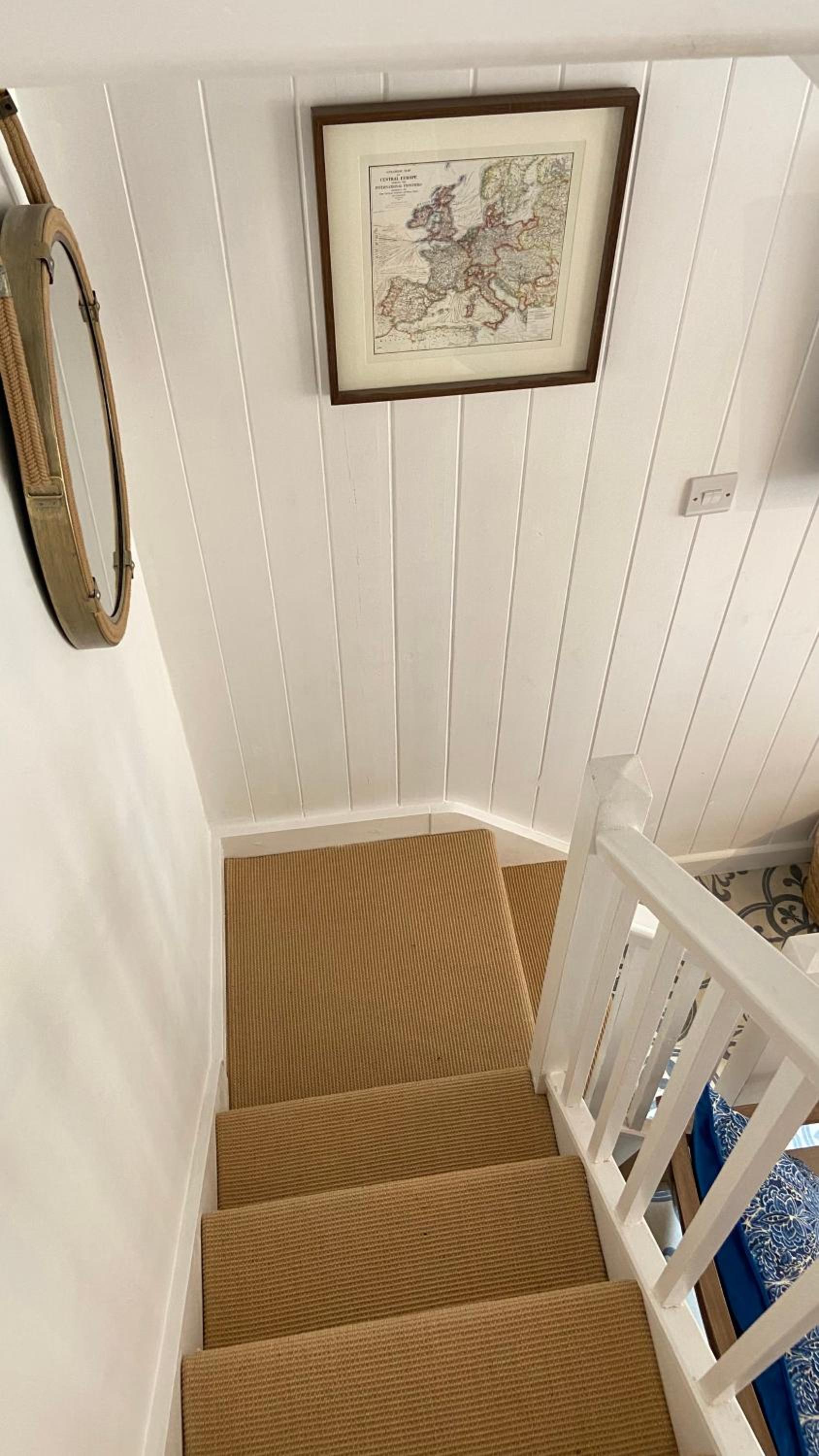SMUGGLERS HIDE COTTAGE and separate but connecting SMUGGLERS CABIN - - In a beautifully renovated fishermans cottage - - HARBOUR VIEWS - - BEACH only 10 me, photo 49