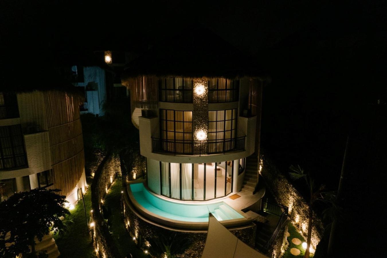 Hillstone Luxury Village view 3