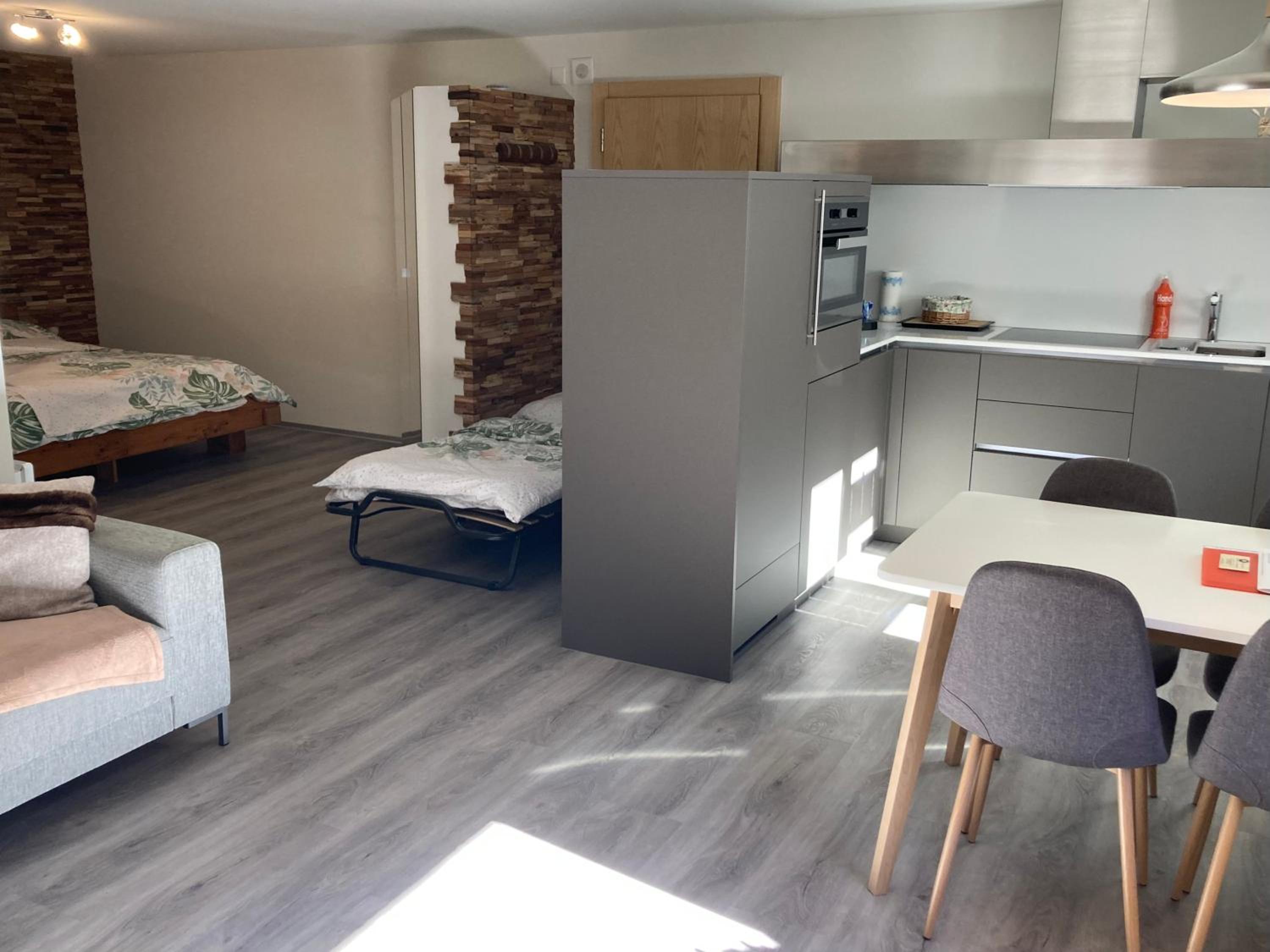 Apartment Morgengruss - 3 Min Walk to Train Station, Central & Quiet