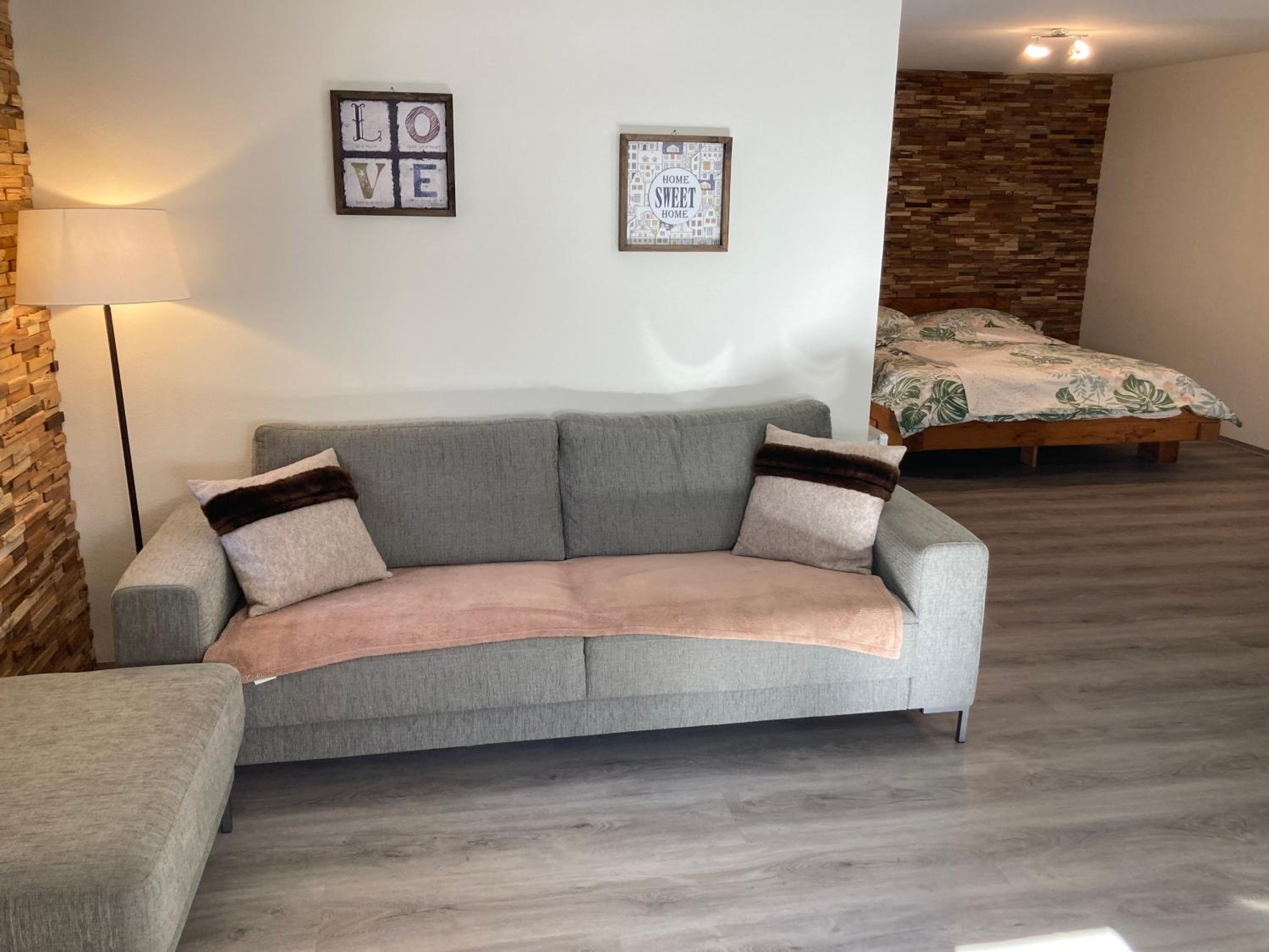 Apartment Morgengruss - 3 Min Walk to Train Station, Central & Quiet
