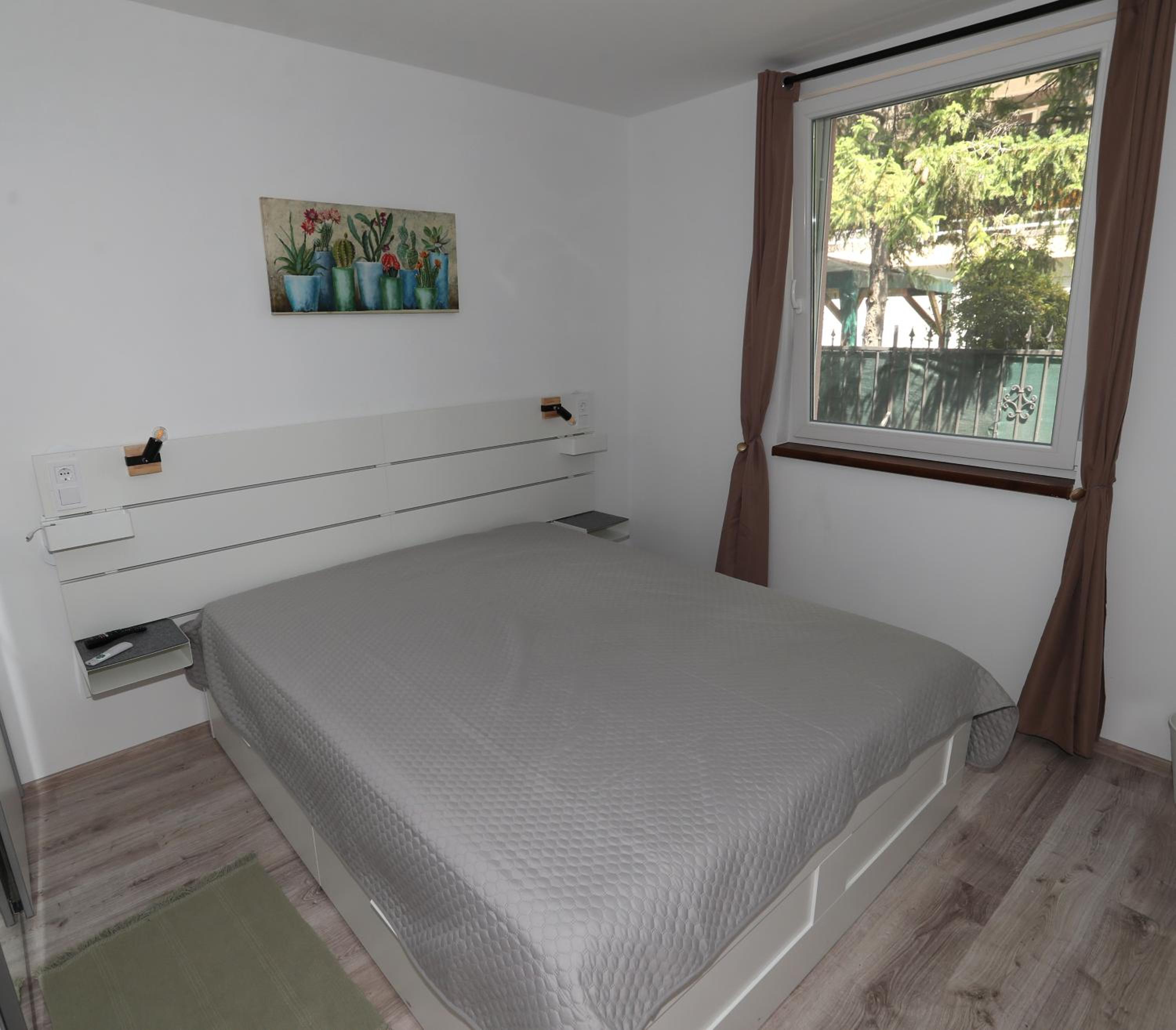 Four Flowers Apartman