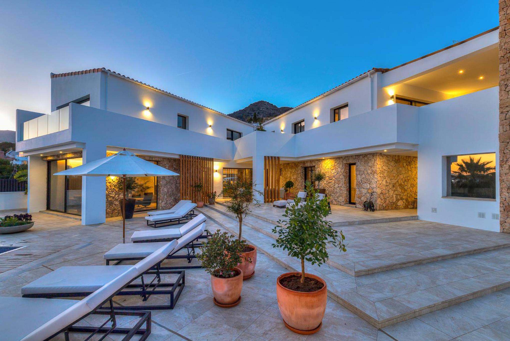 Luxury stay in Villa Capellania.