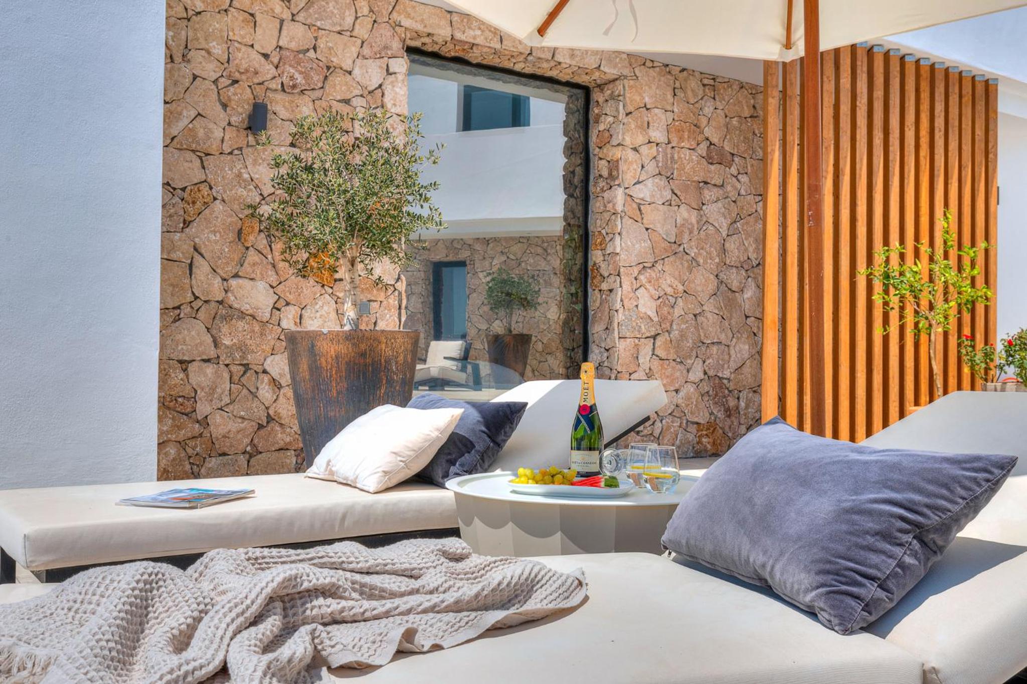 Luxury stay in Villa Capellania.