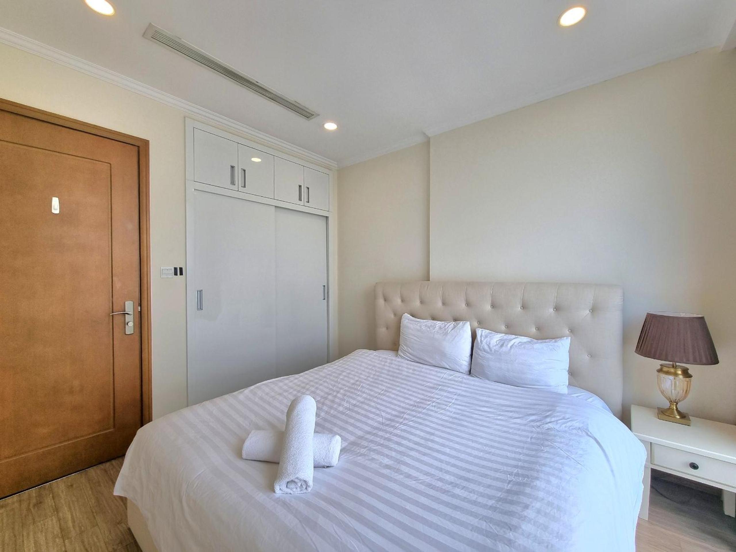 Vinhomes Central Park - Luxury 1,2,3,4 bedroom apartments - Khu đô thị ven sông đẹp nhất TP HCM