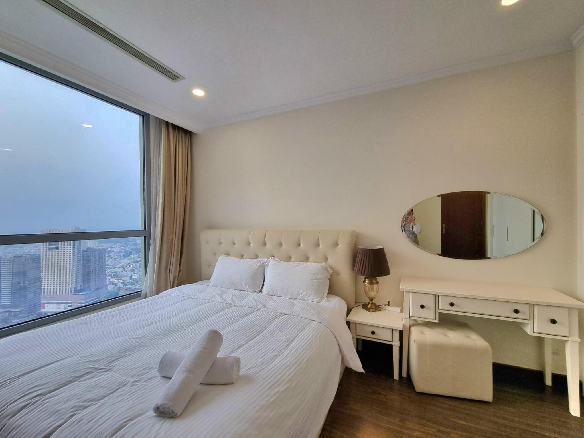 Vinhomes Central Park - Luxury 1,2,3,4 bedroom apartments - Khu đô thị ven sông đẹp nhất TP HCM