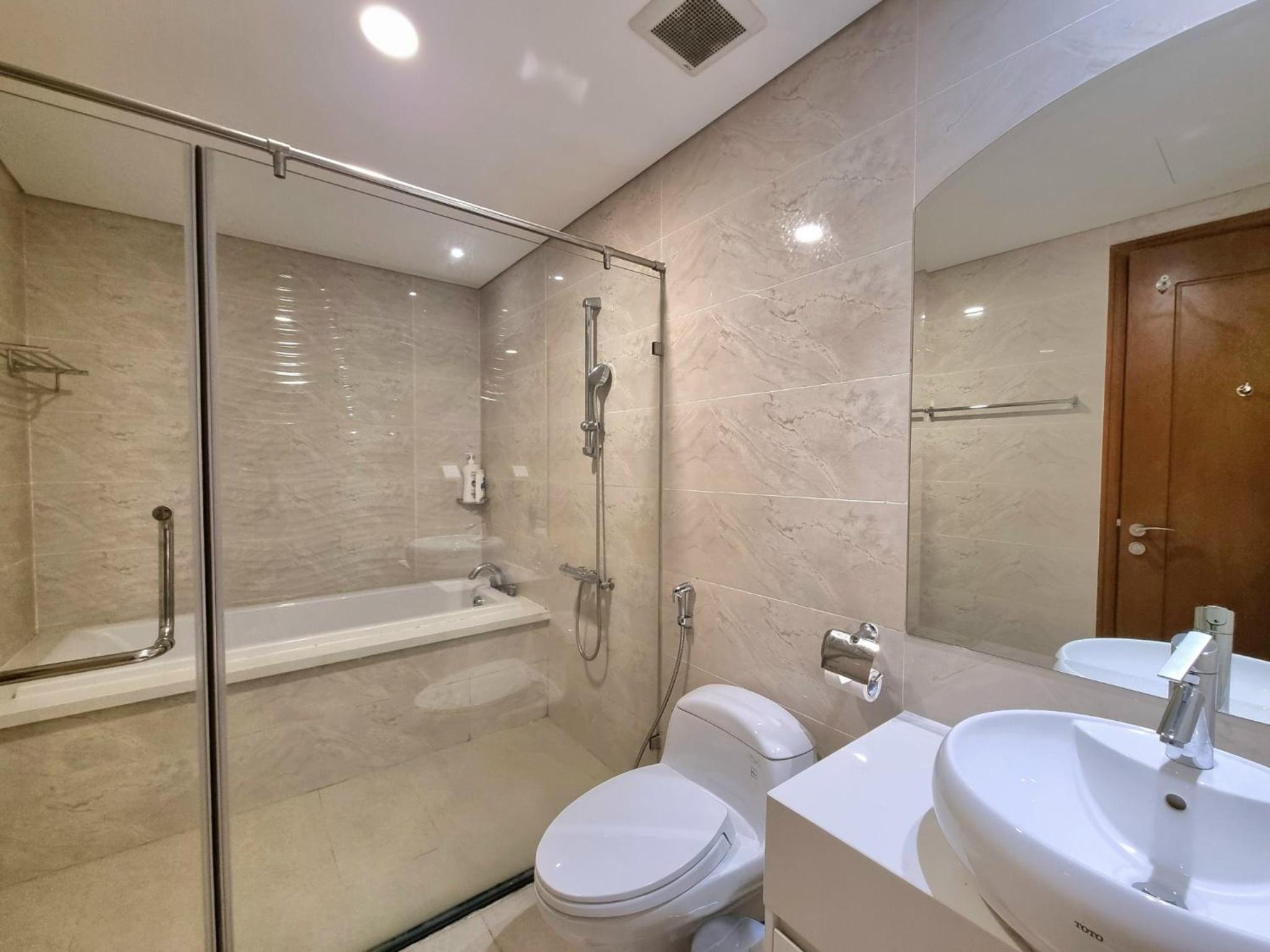 Vinhomes Central Park - Luxury 1,2,3,4 bedroom apartments - Khu đô thị ven sông đẹp nhất TP HCM