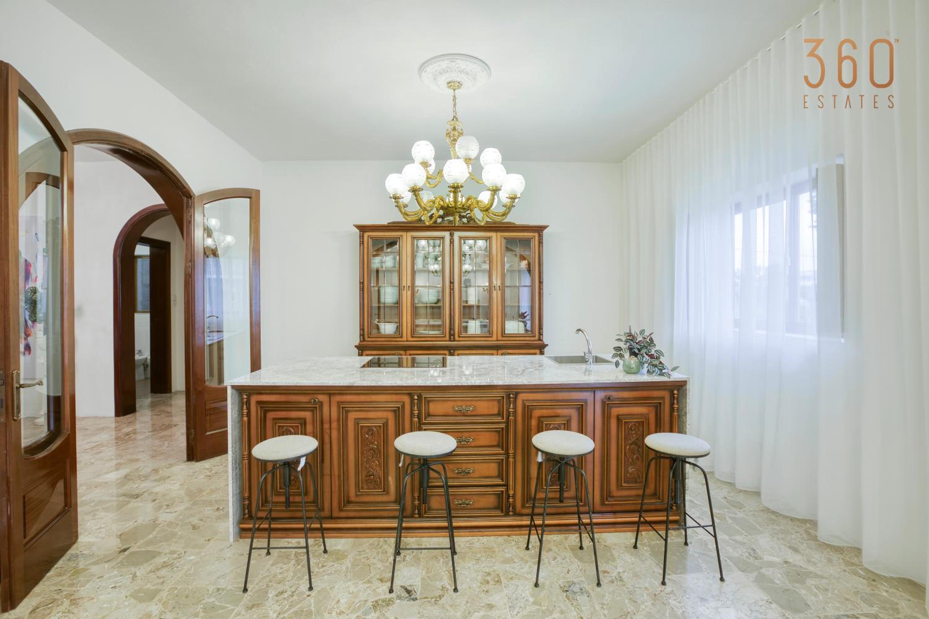 Spacious 4BR Oasis in the Heart of St. Julians by 360 Estates photo 2