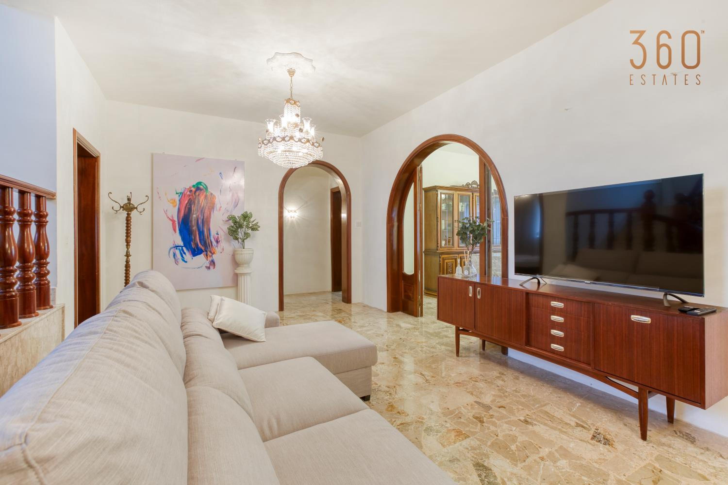 Spacious 4BR Oasis in the Heart of St. Julians by 360 Estates photo 3