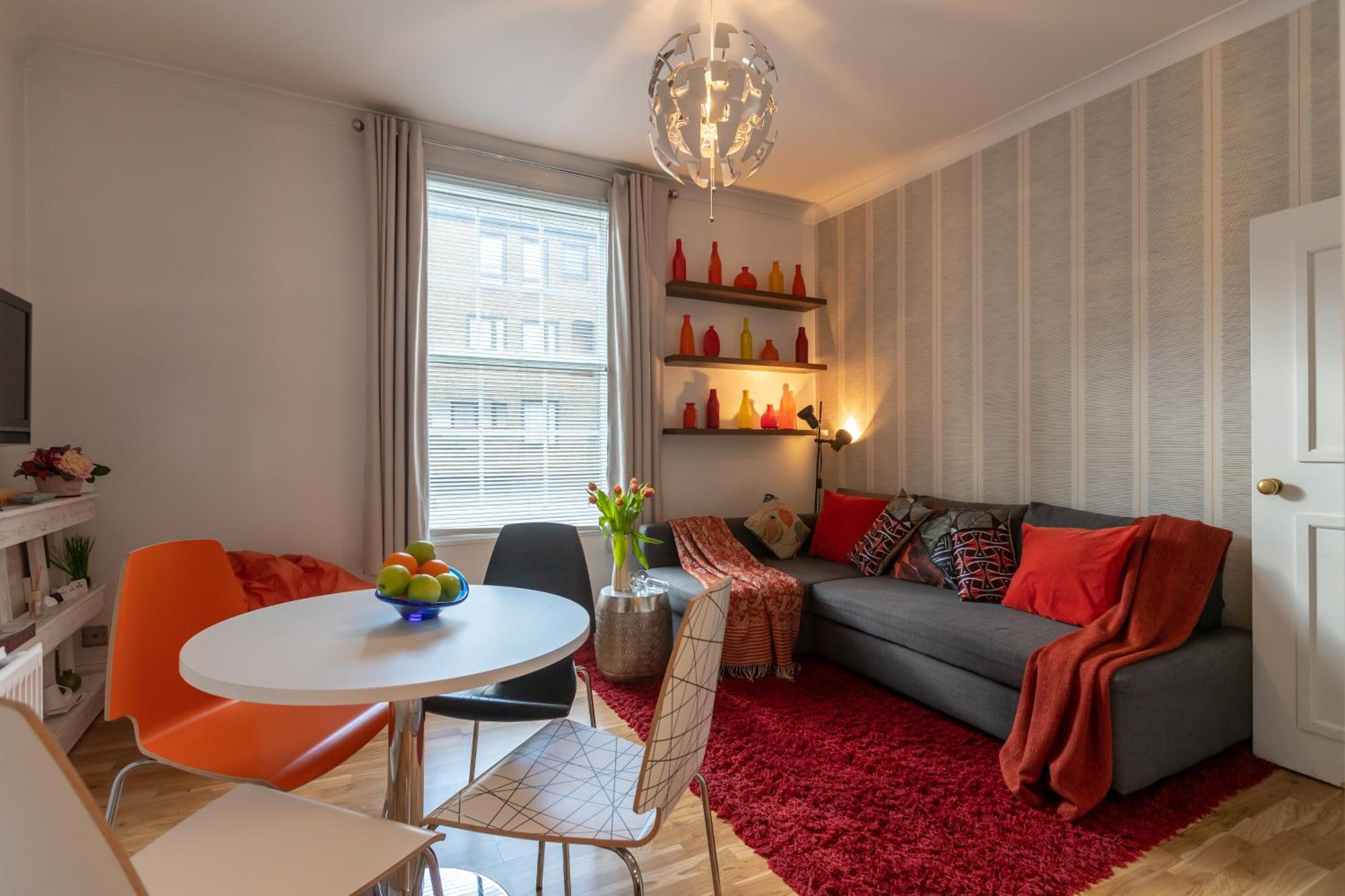 The Wanderlust in the Heart of Covent Garden - 1BR Apartment sleeps 4 - Near Tube - Tesco and Restaurants
