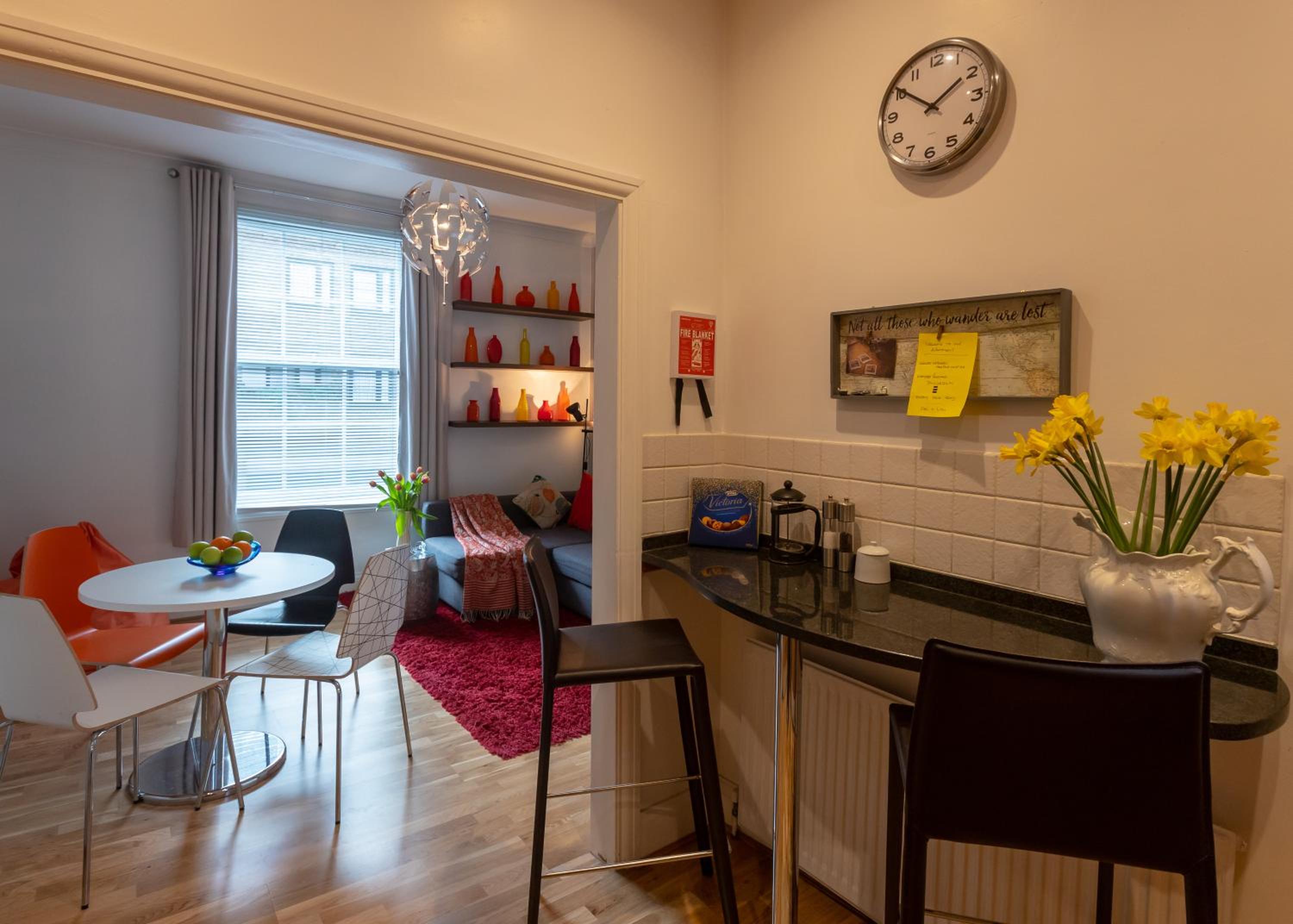 The Wanderlust in the Heart of Covent Garden - 1BR Apartment sleeps 4 - Near Tube - Tesco and Restaurants