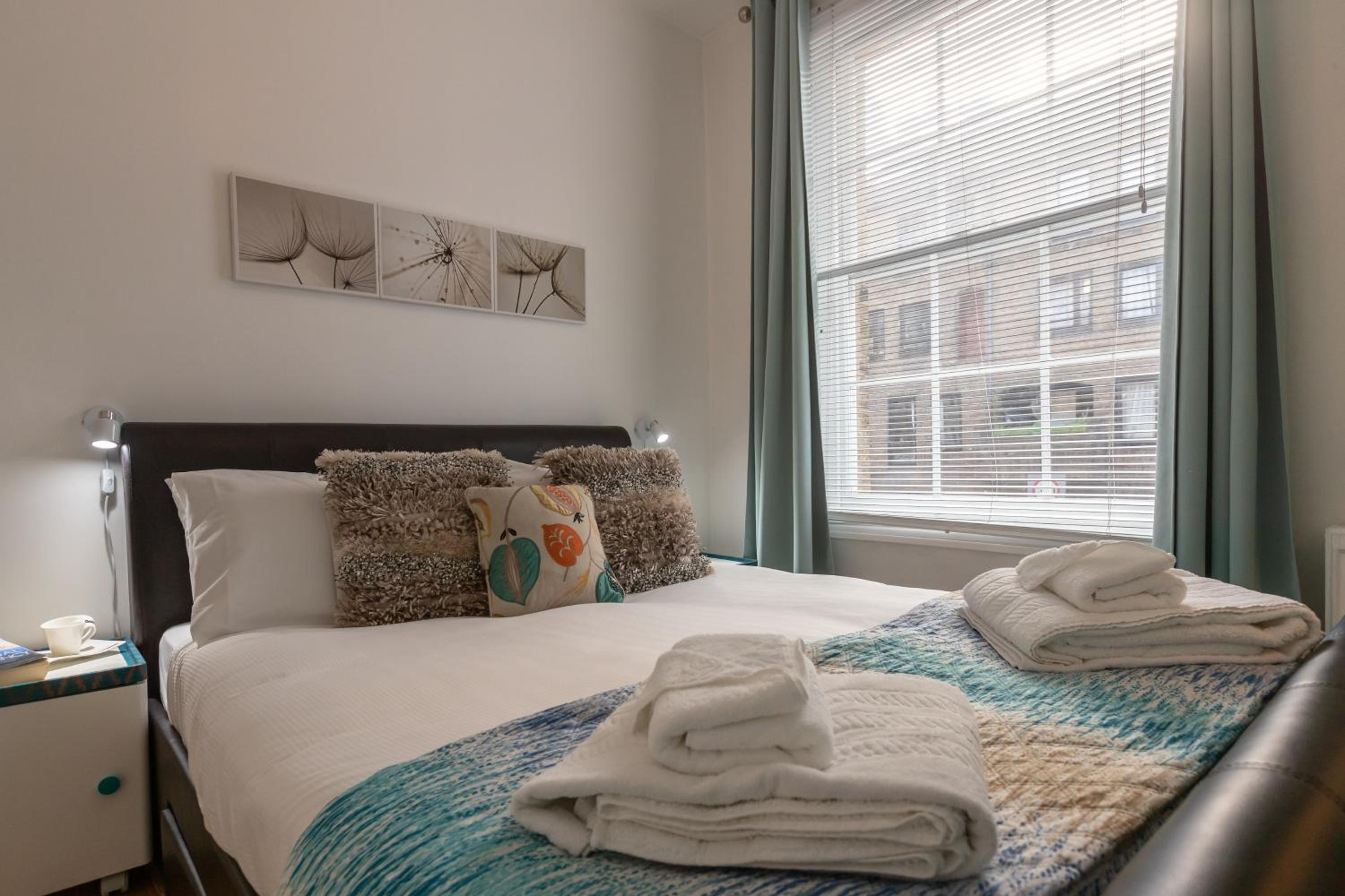 The Wanderlust in the Heart of Covent Garden - 1BR Apartment sleeps 4 - Near Tube - Tesco and Restaurants